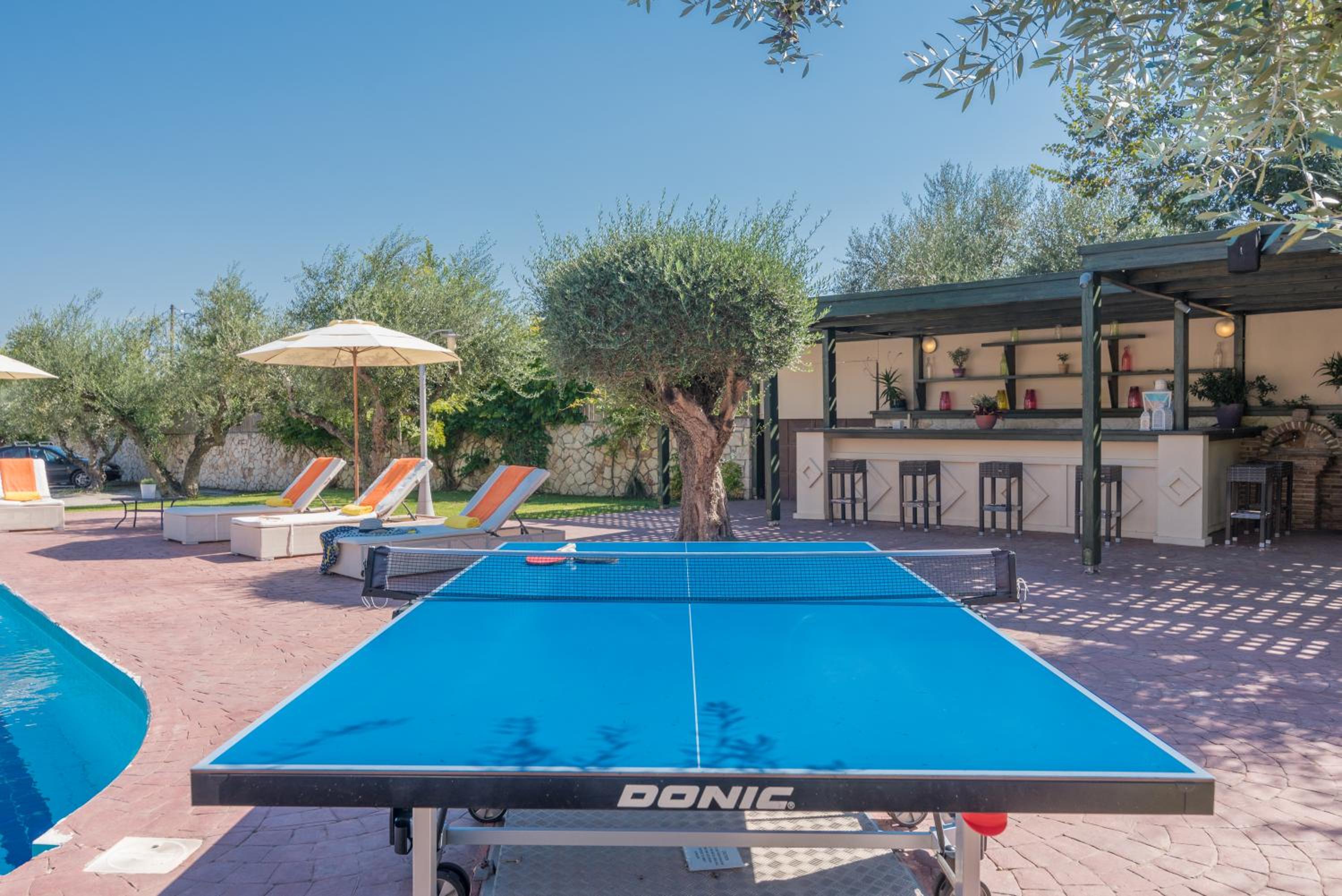 Astarte Villas - Istar Villa with Tennis Court