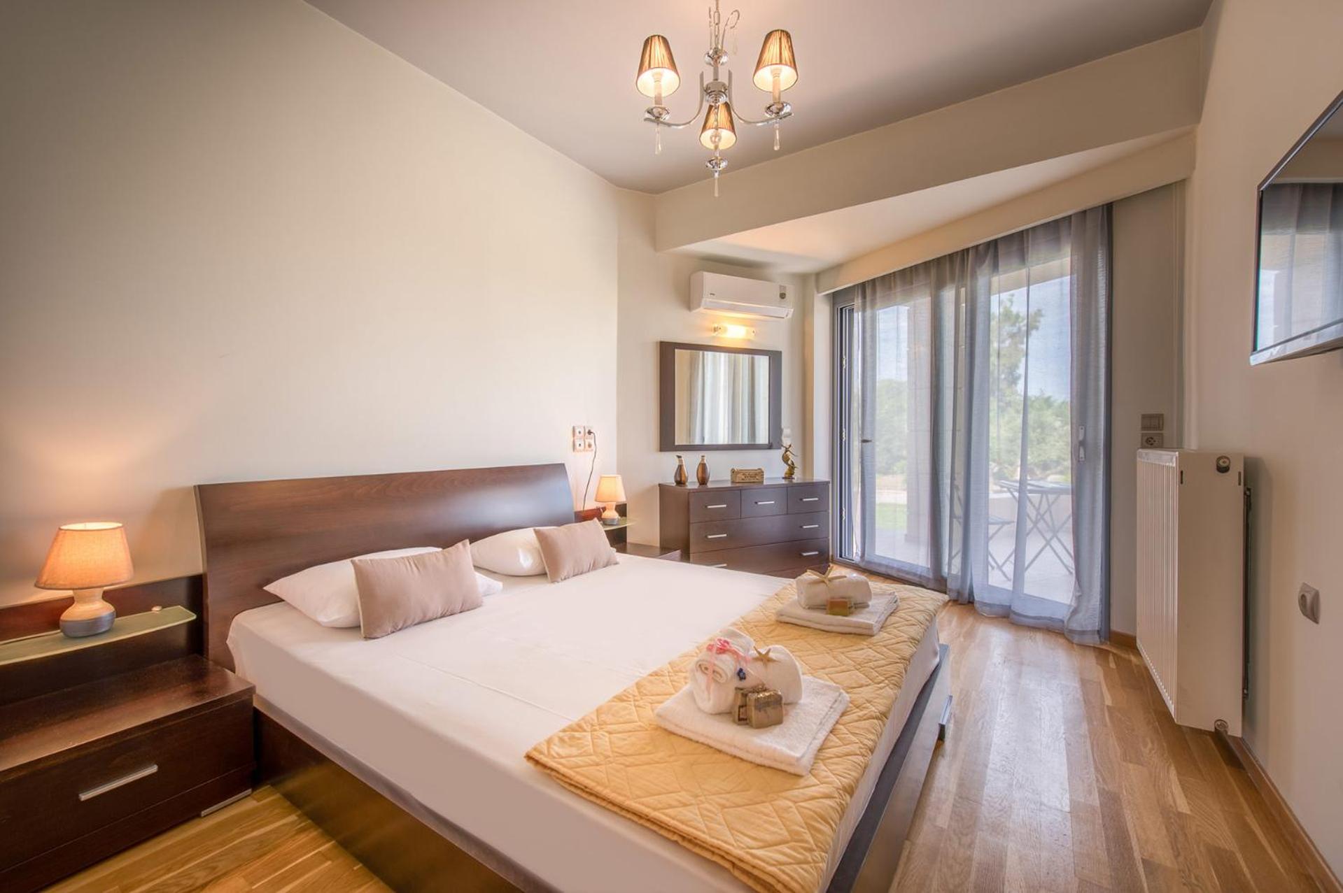 Astarte Villas - Istar Villa with Tennis Court