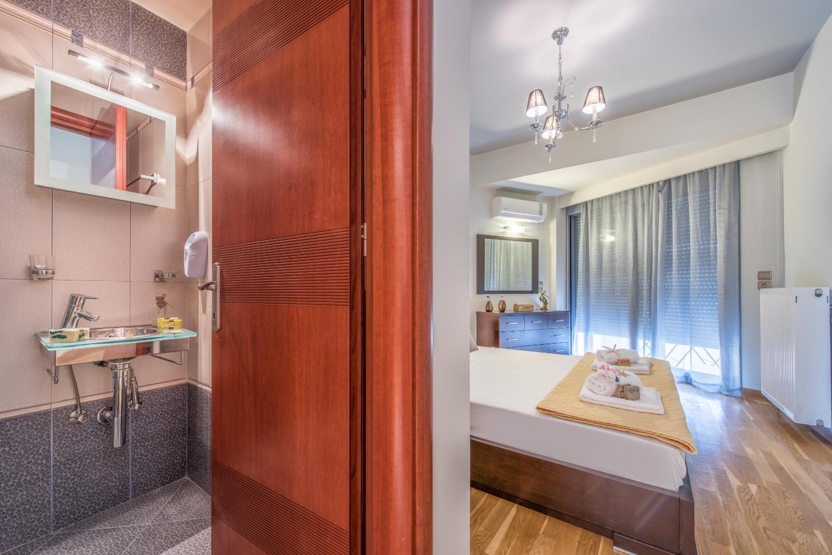 Astarte Villas - Istar Villa with Tennis Court
