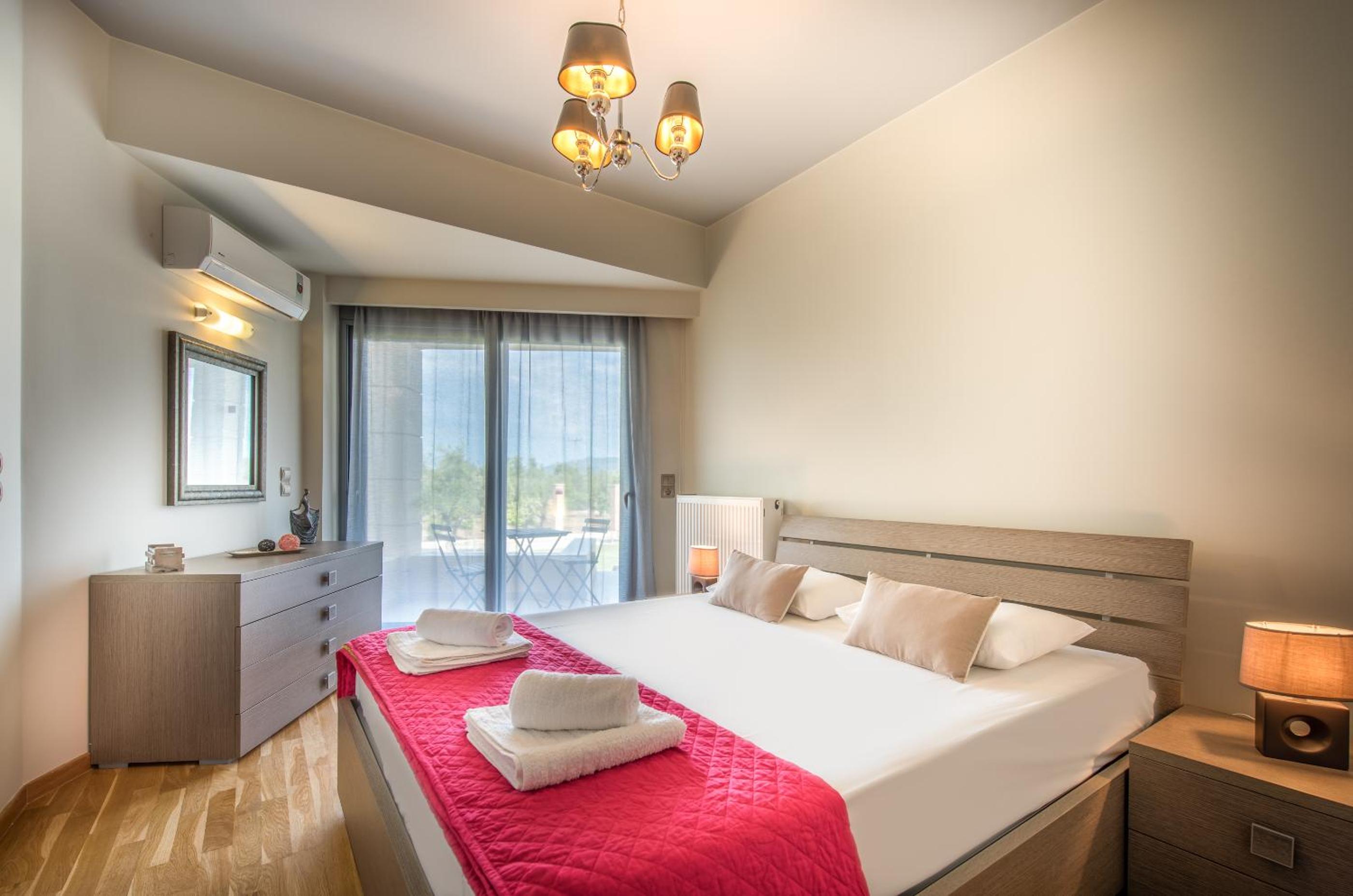 Astarte Villas - Istar Villa with Tennis Court