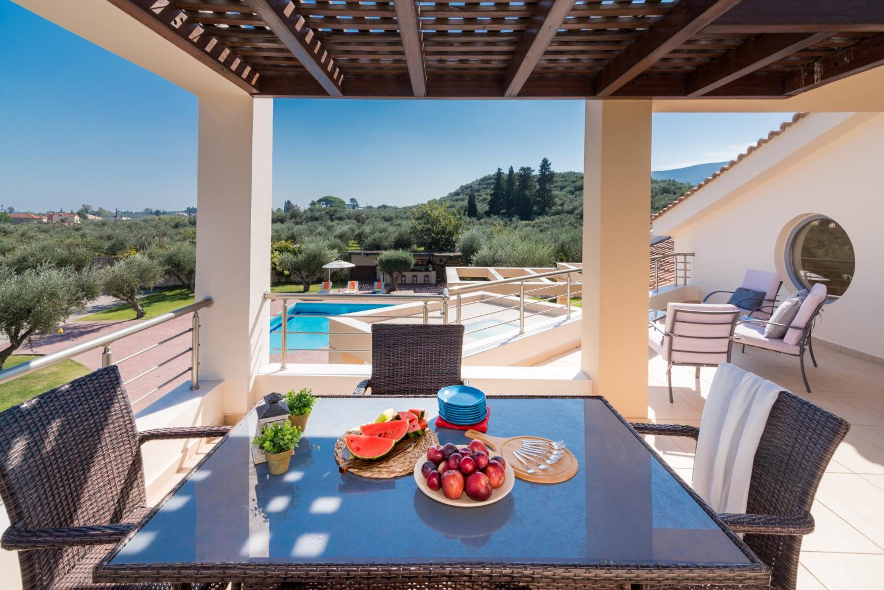Astarte Villas - Istar Villa with Tennis Court