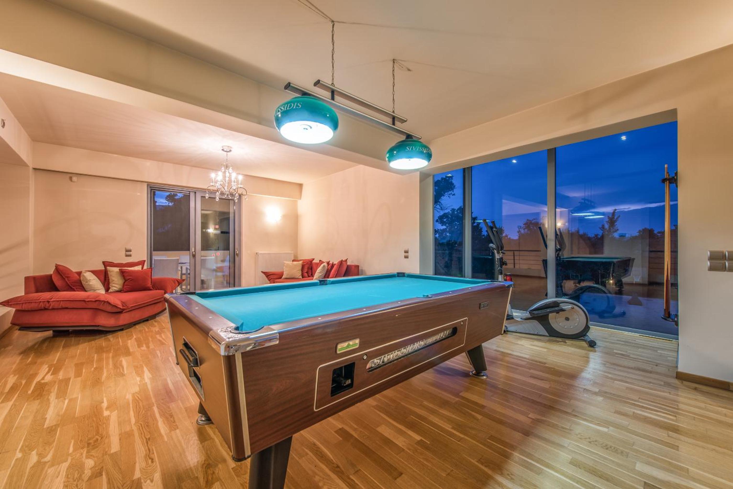 Astarte Villas - Istar Villa with Tennis Court