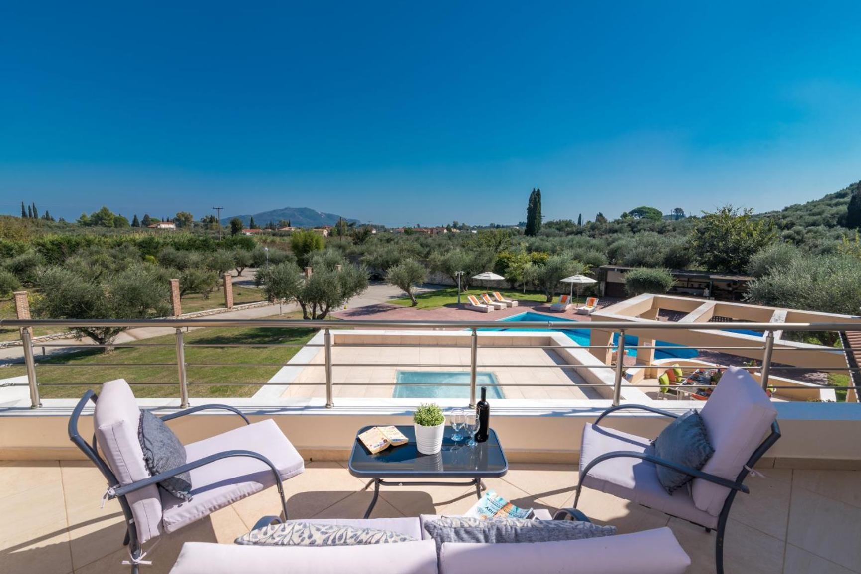 Astarte Villas - Istar Villa with Tennis Court