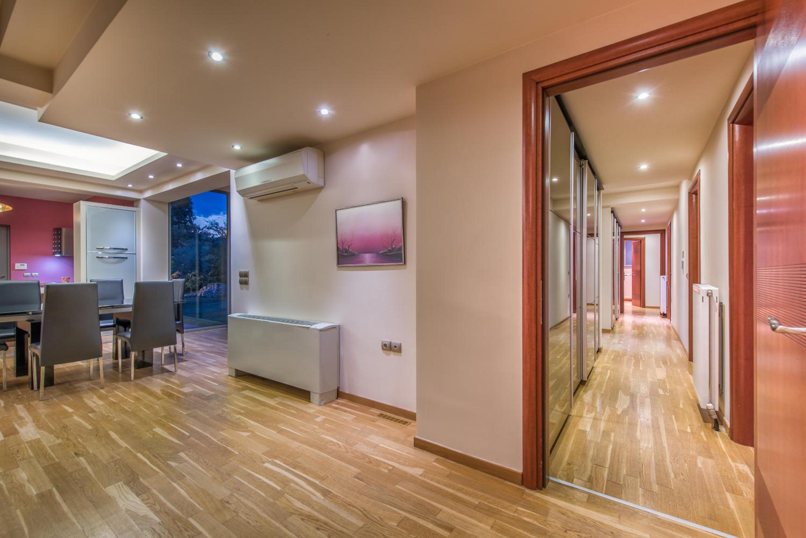 Astarte Villas - Istar Villa with Tennis Court
