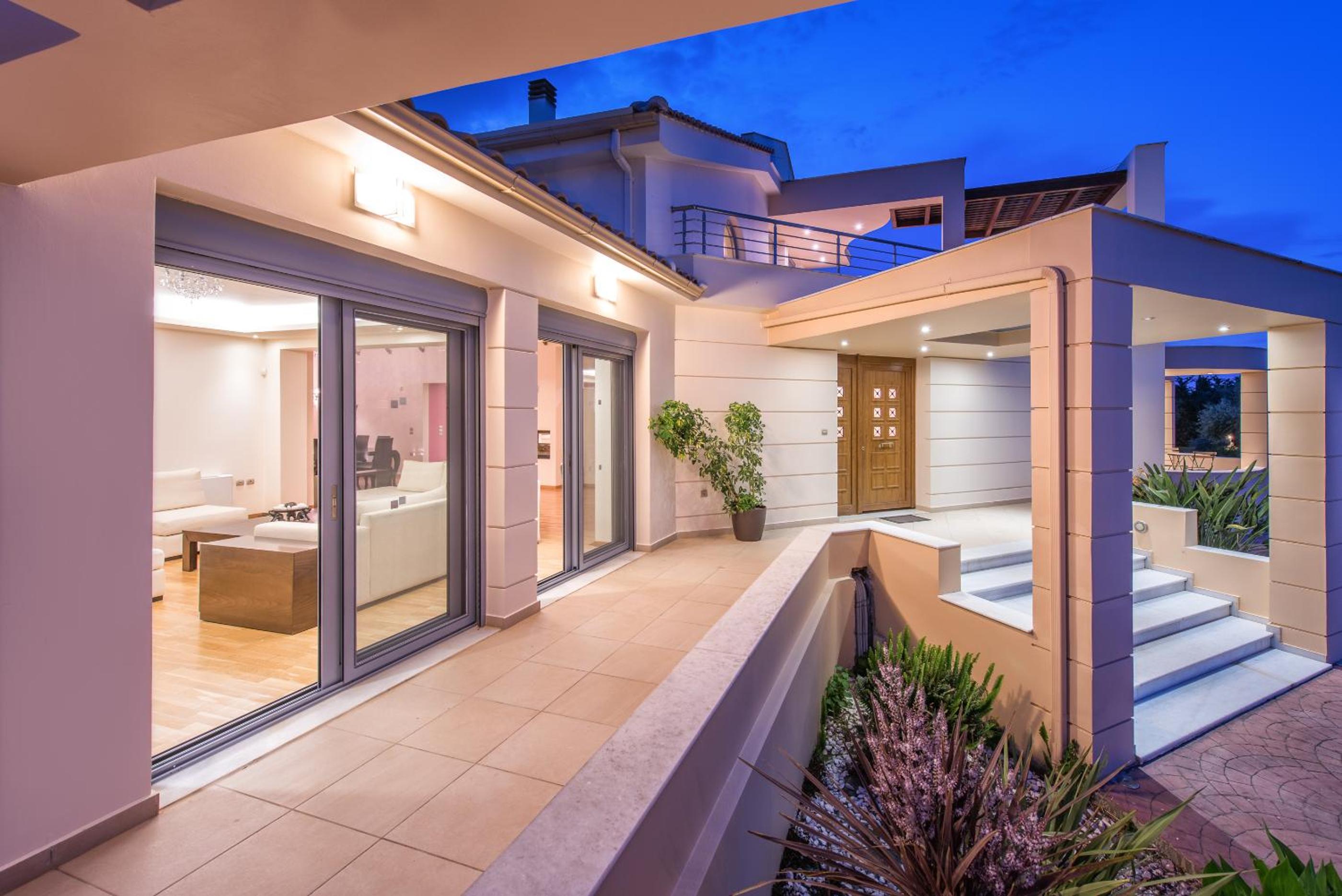 Astarte Villas - Istar Villa with Tennis Court