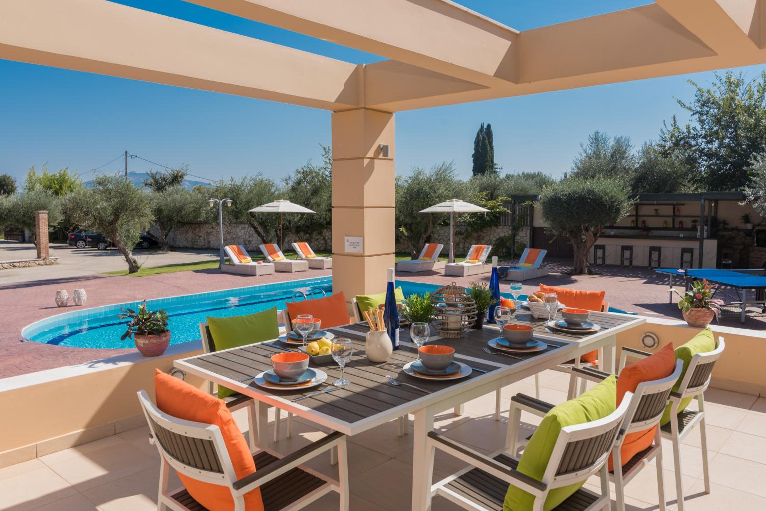 Astarte Villas - Istar Villa with Tennis Court