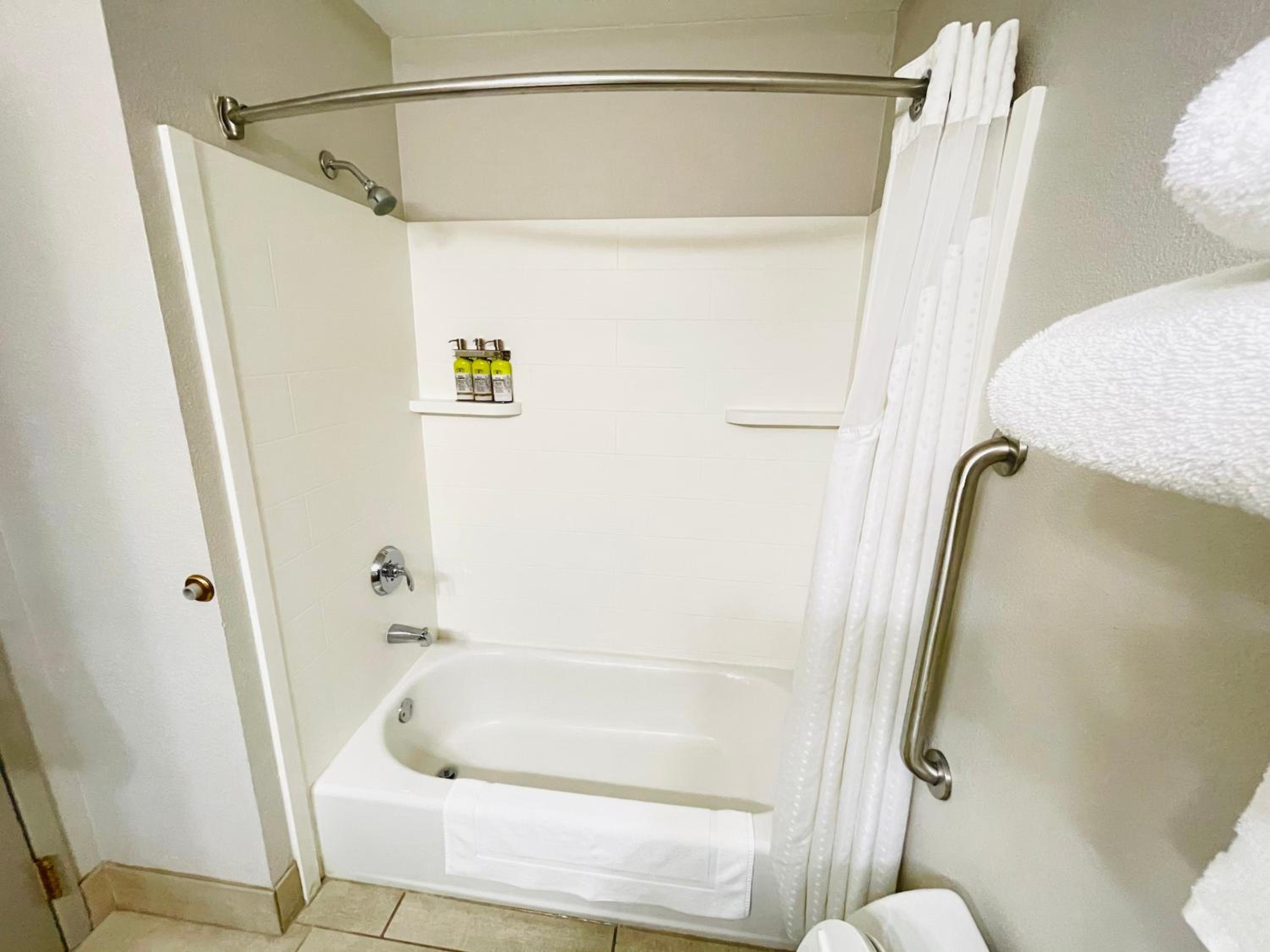 Shelbyville Vacations - Holiday Inn Express Suites Shelbyville, an IHG Hotel - Property Image 20