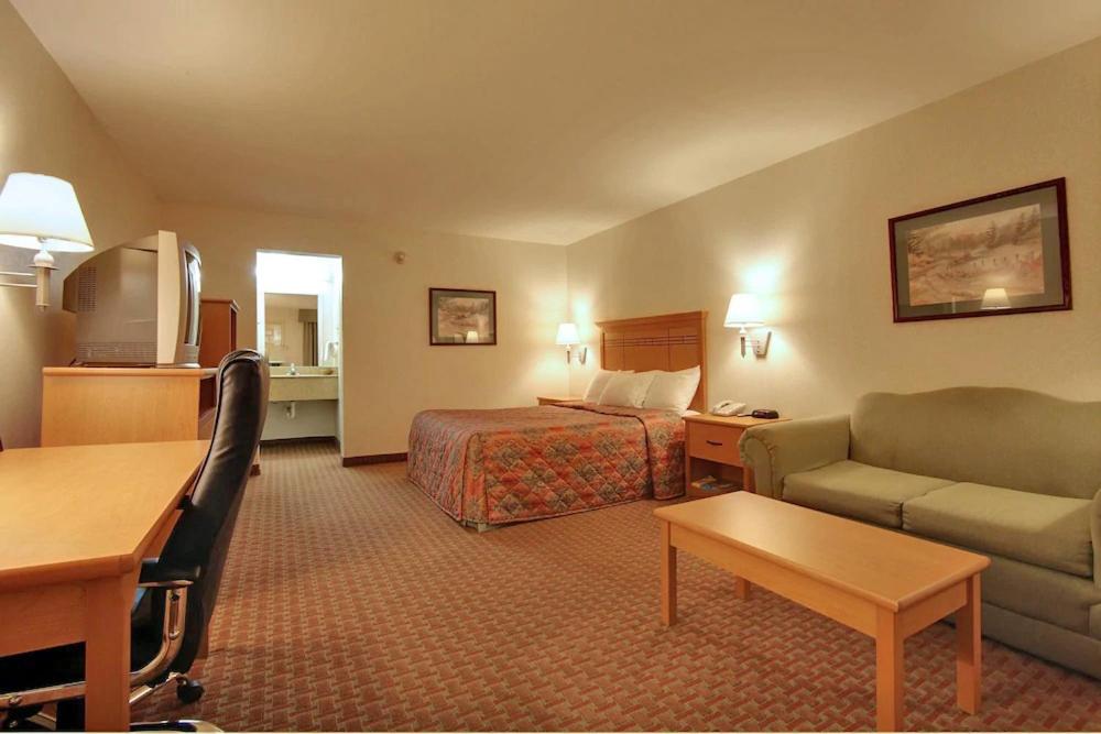 Scottish Inns view 3