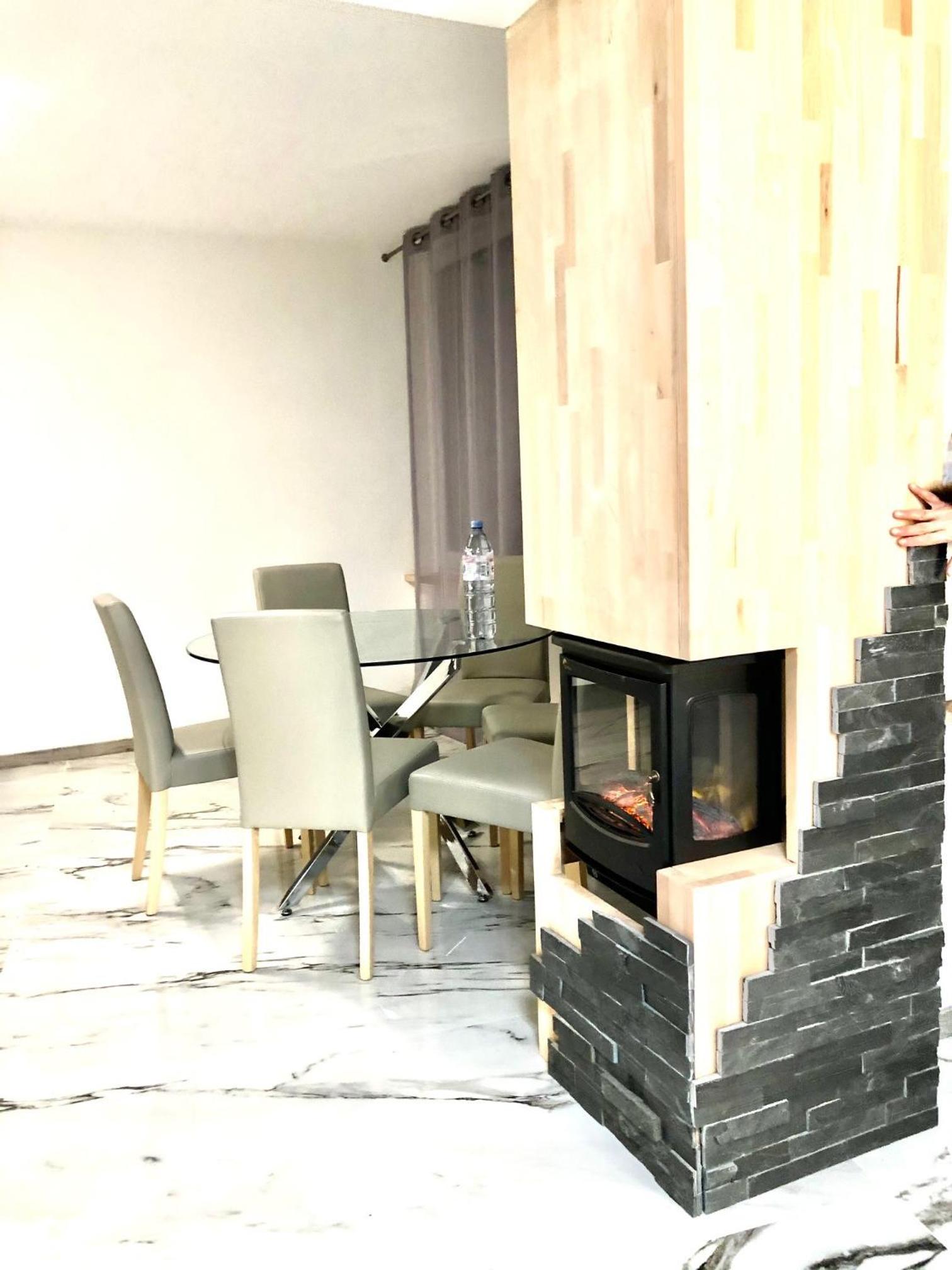 Fabulous Lakeside Family Apartment | 4 Rooms