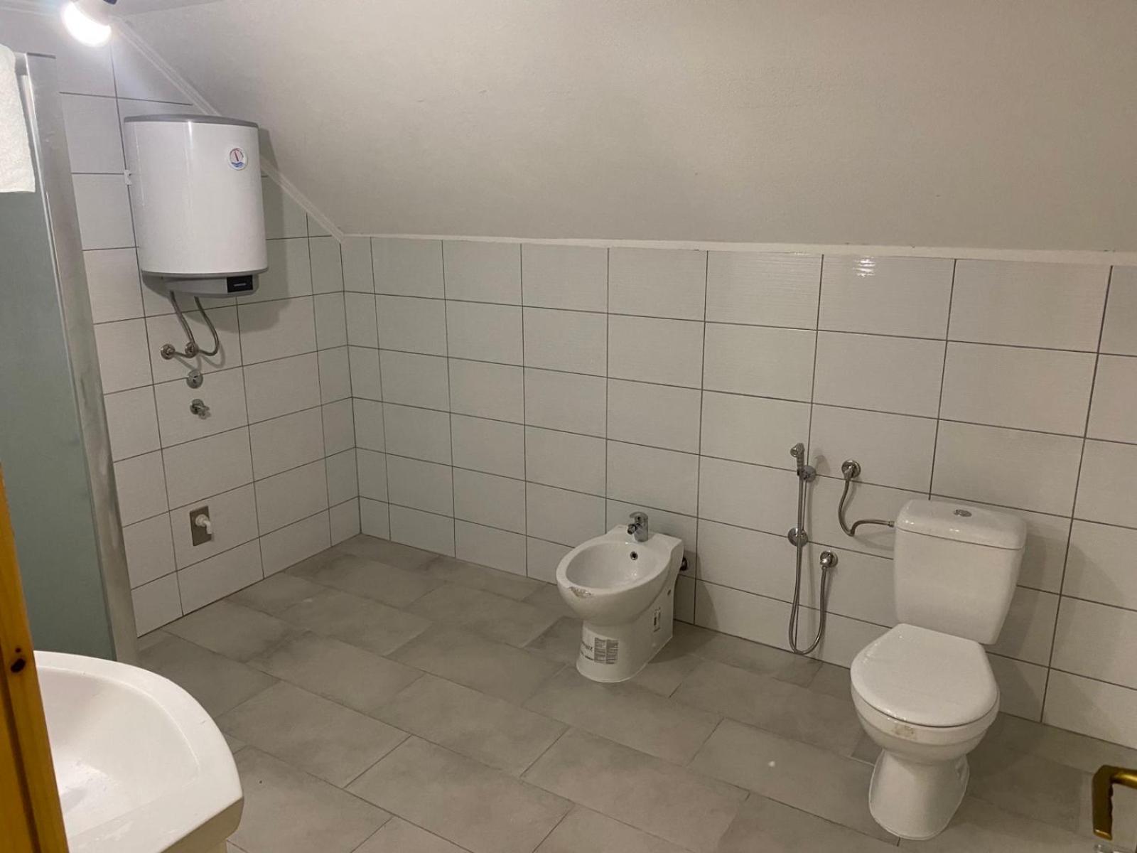 Amar Apartmani, Jajce