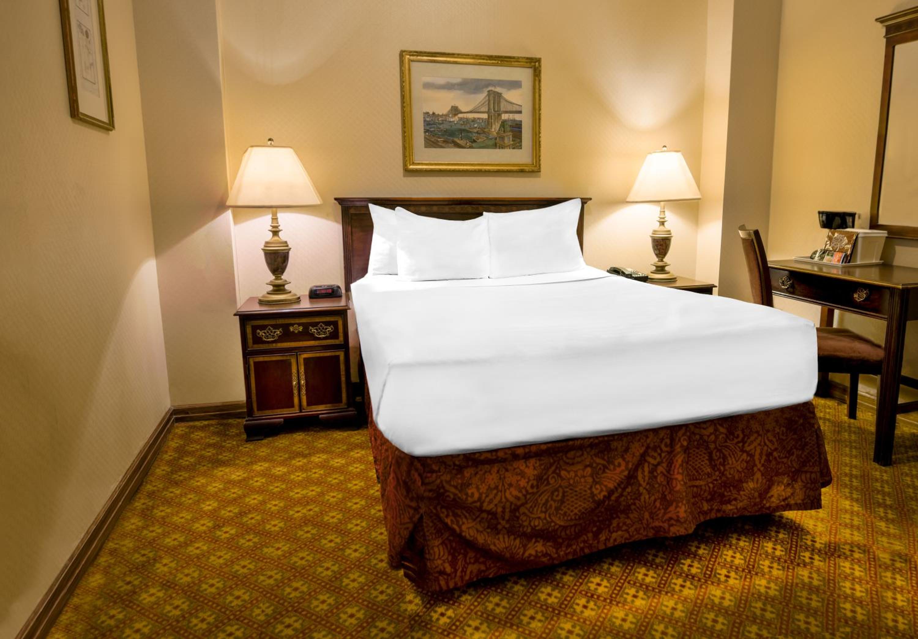 Night Hotel Broadway 2