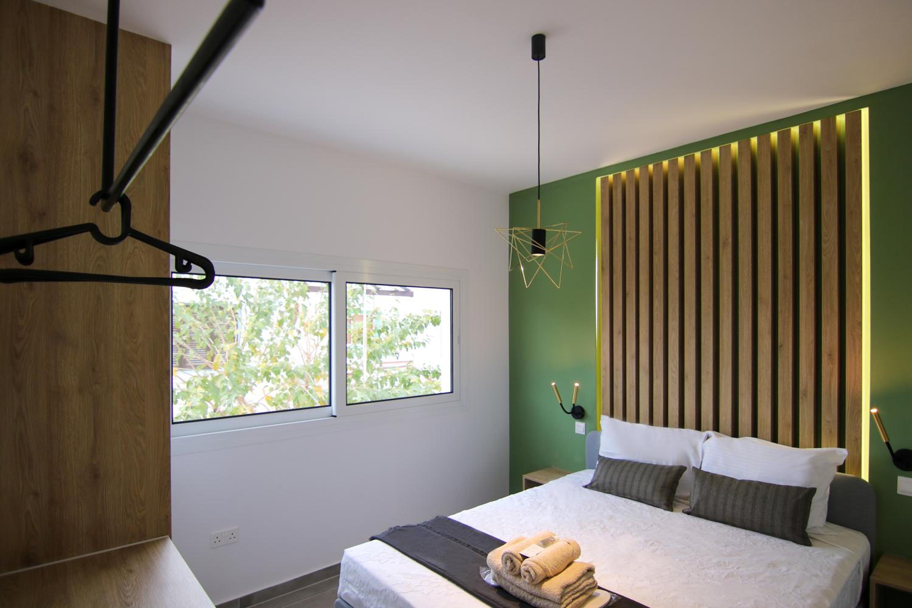 Phaedrus Living: Seaside Modern Flat Limnaria 123