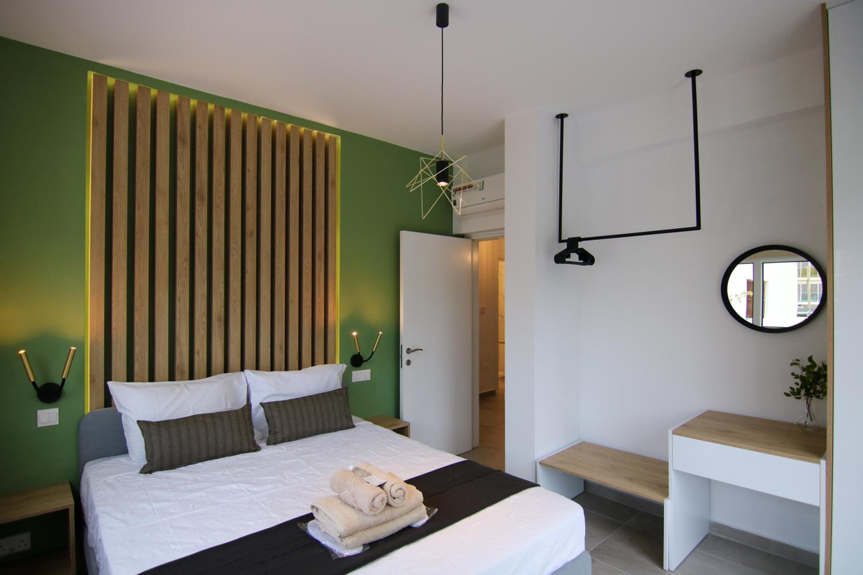 Phaedrus Living: Seaside Modern Flat Limnaria 123