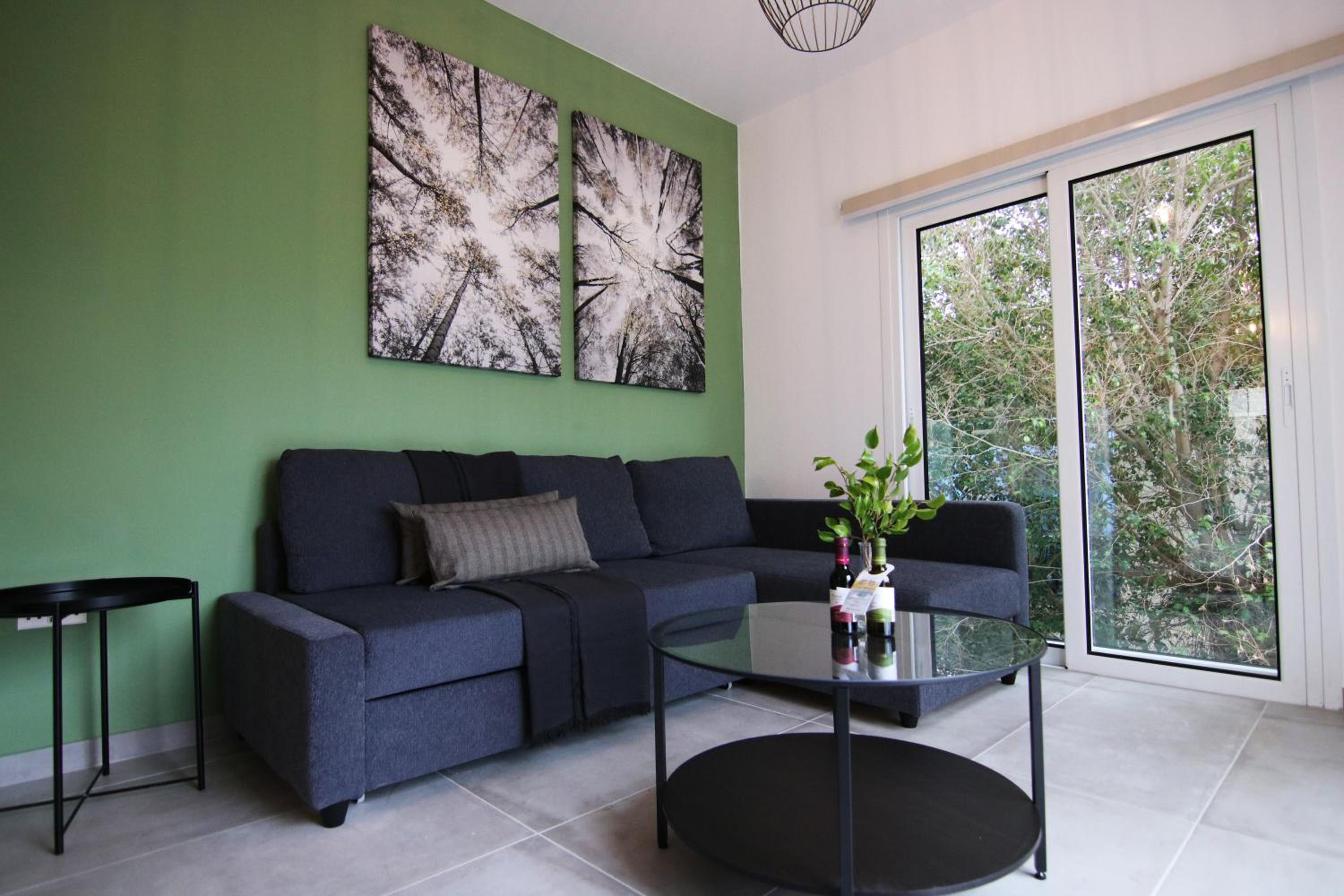 Phaedrus Living: Seaside Modern Flat Limnaria 123