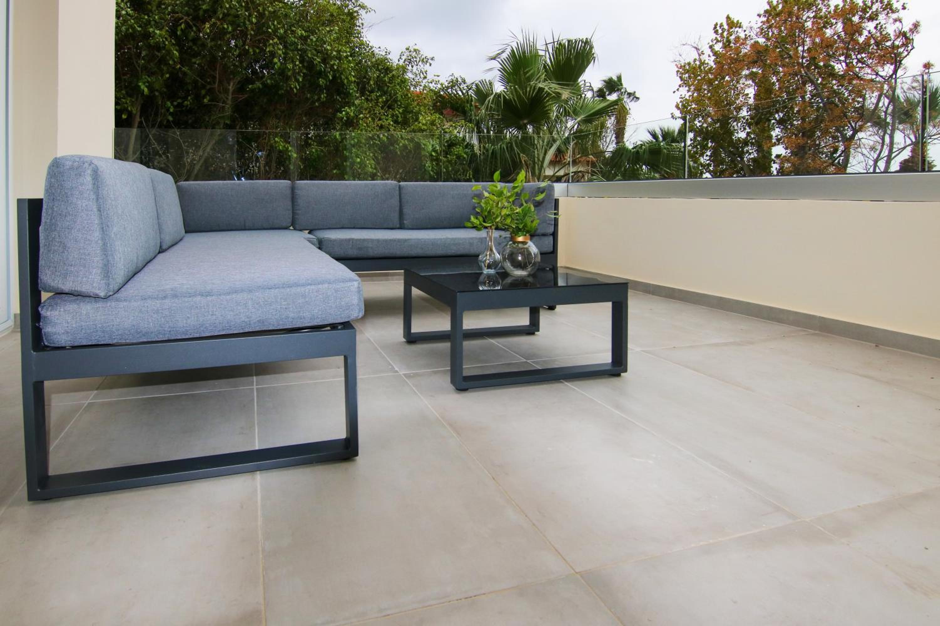 Phaedrus Living: Seaside Modern Flat Limnaria 123