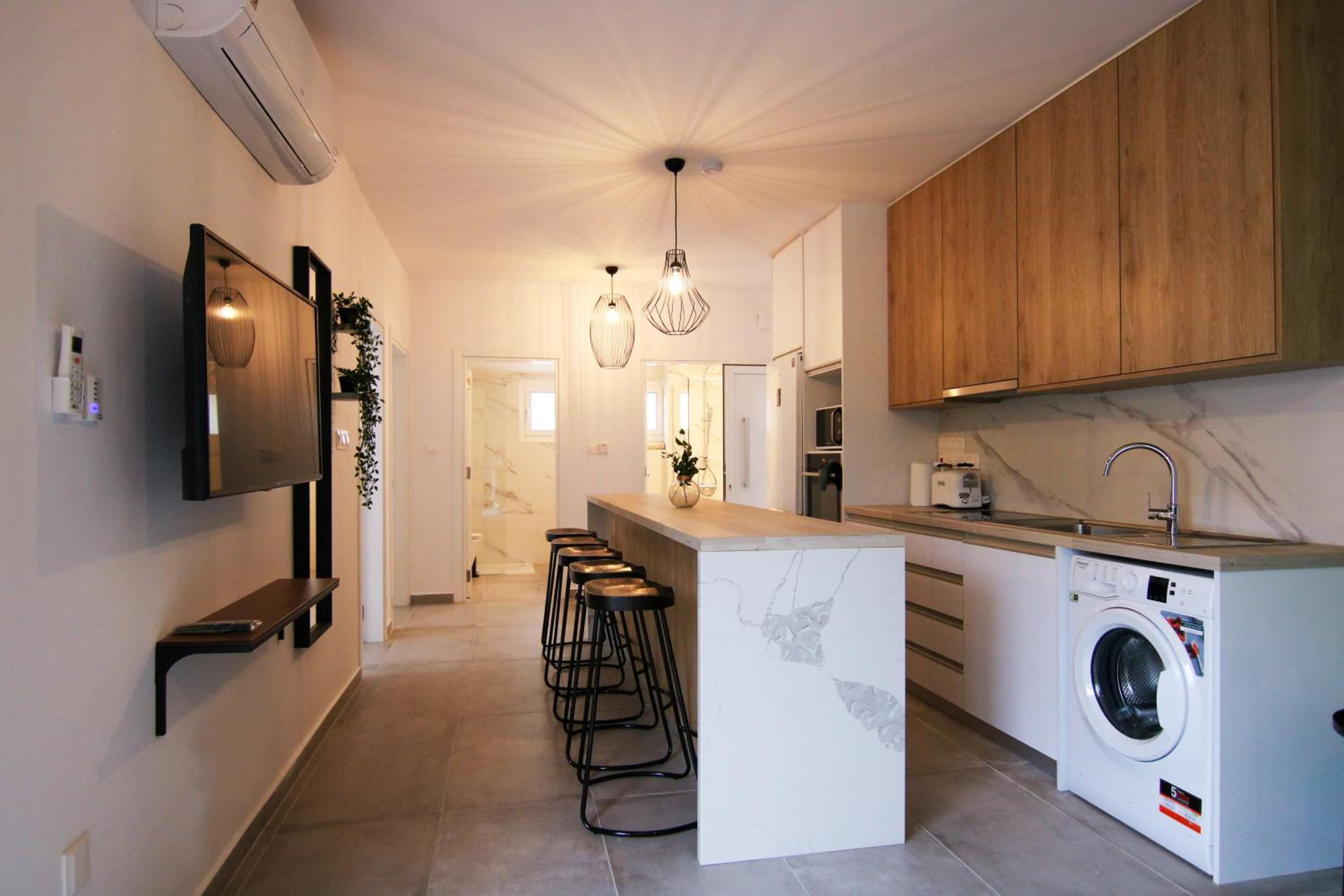 Phaedrus Living: Seaside Modern Flat Limnaria 123