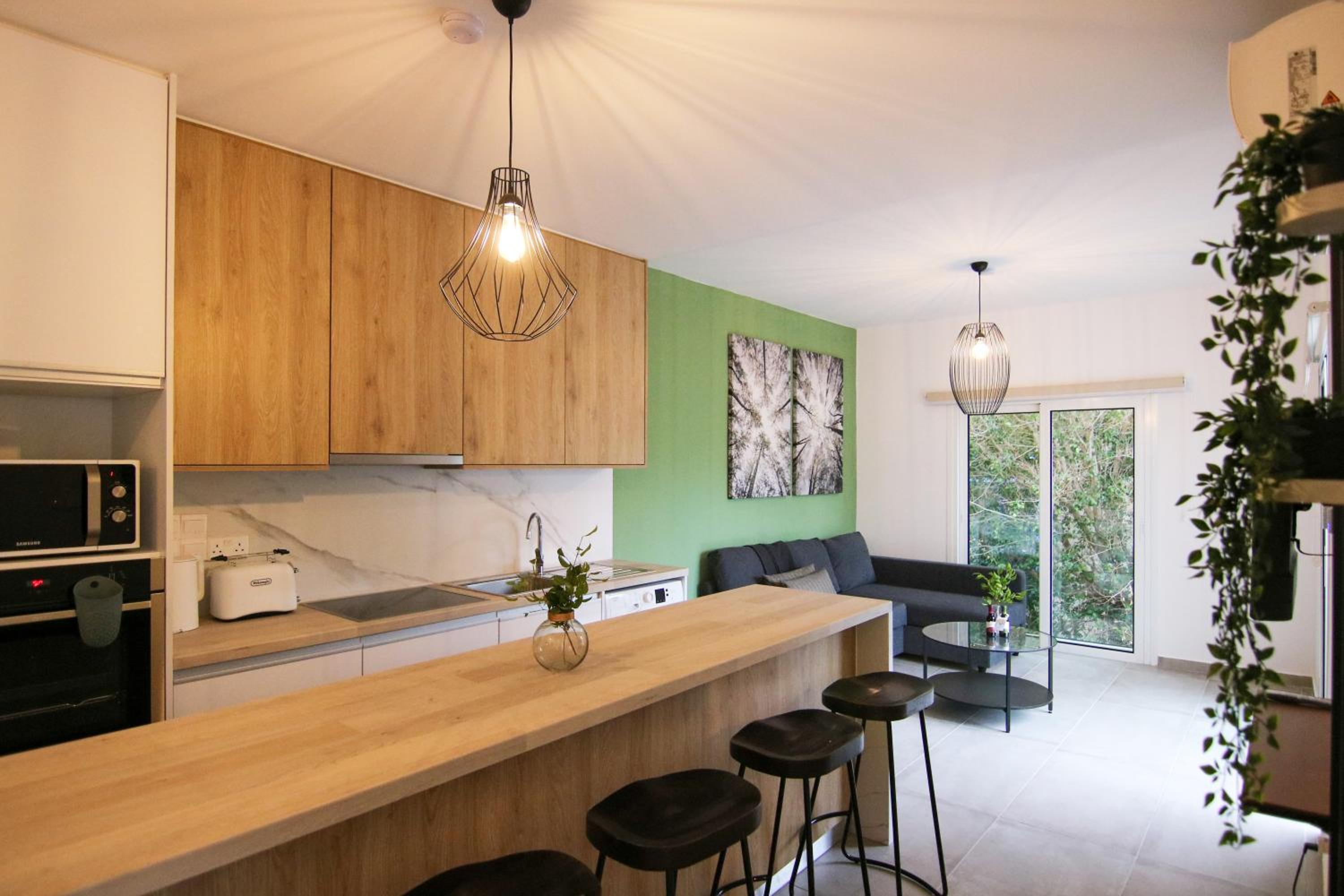 Phaedrus Living: Seaside Modern Flat Limnaria 123