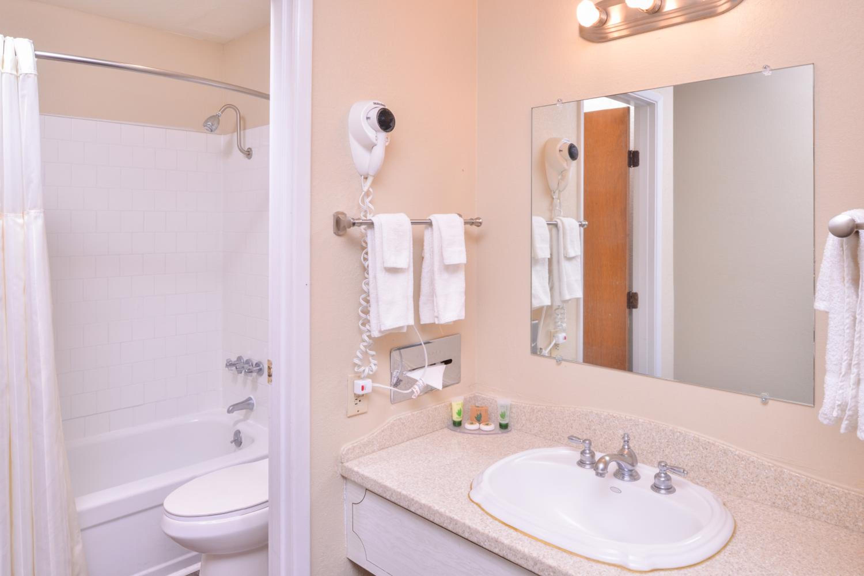 Klamath Falls Vacations - Maverick Motel - Modern Renovated Motel - Property Image 47