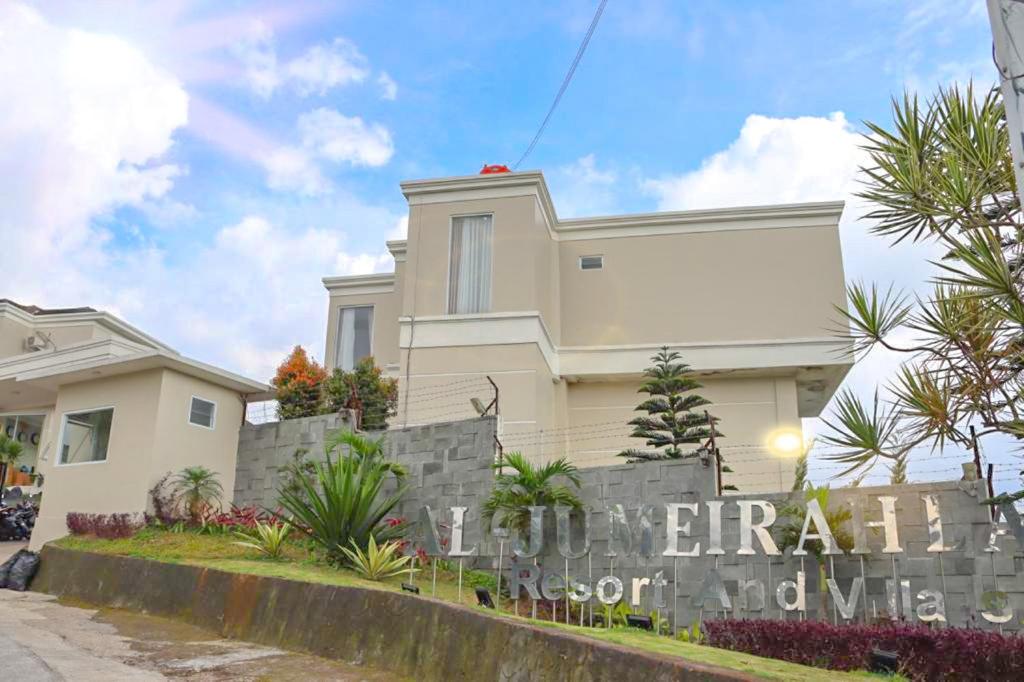 AL Jumeirah Resort Puncak view 2