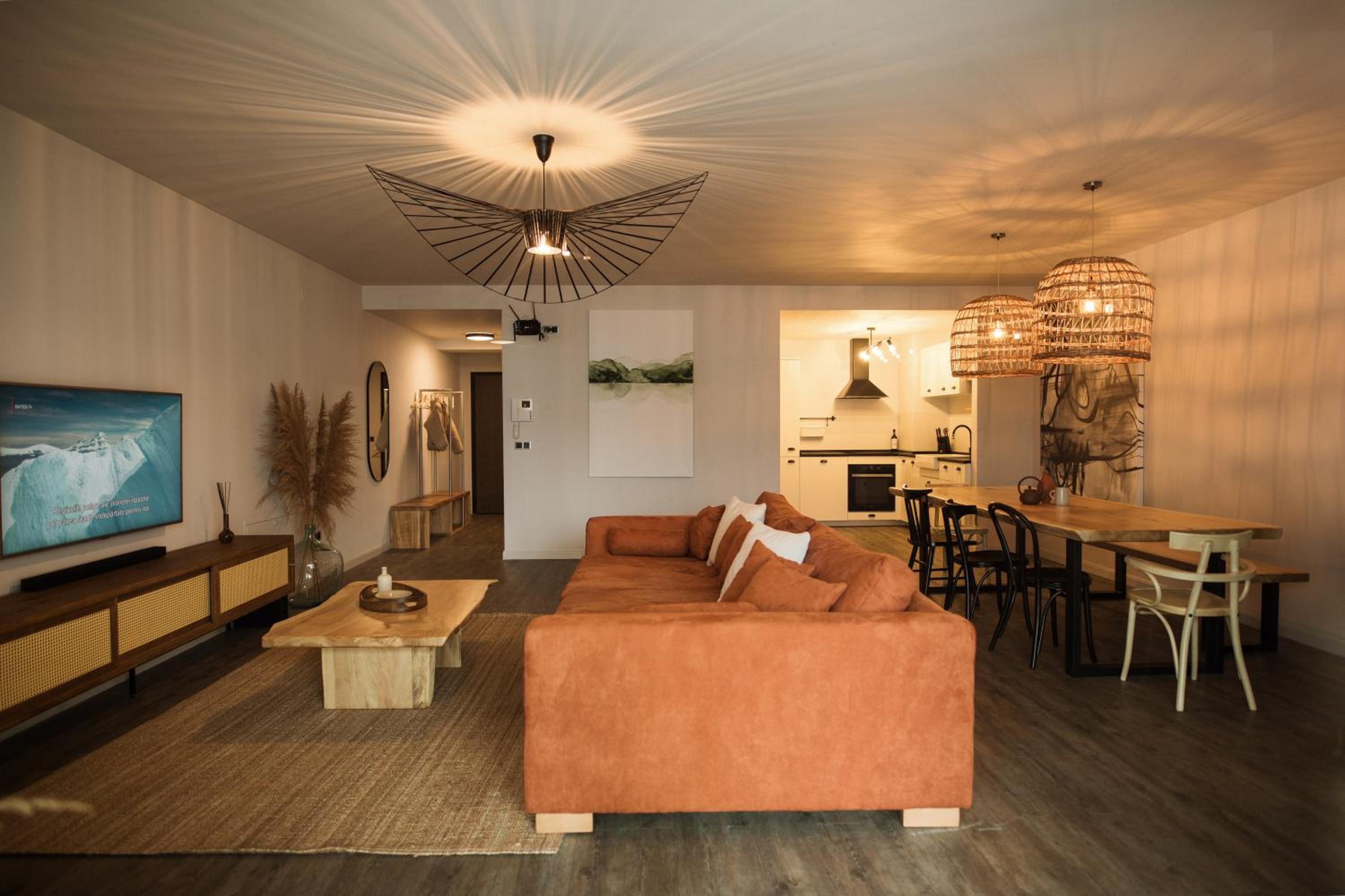 Silver Pine Apartment