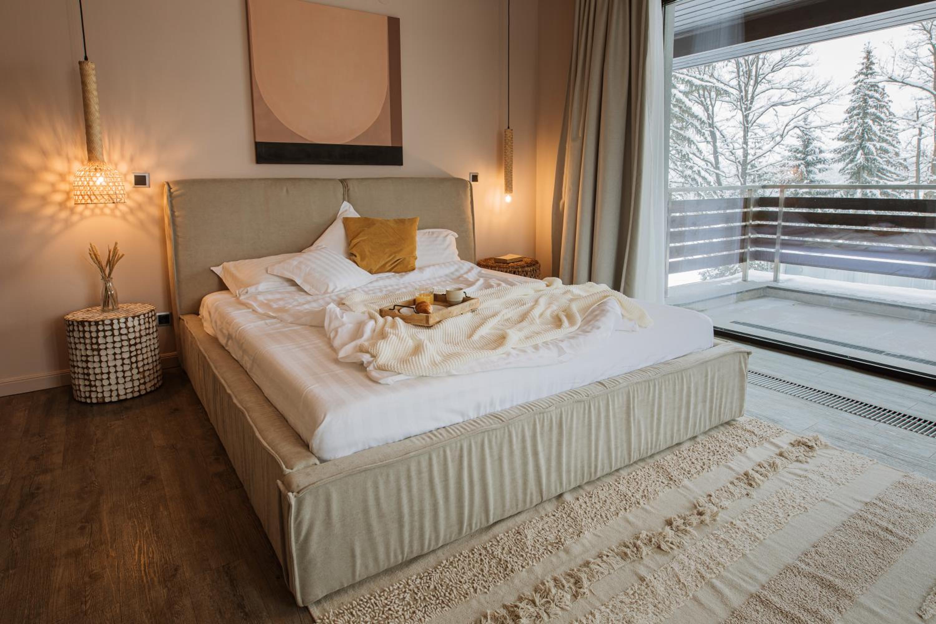 Silver Pine Apartment