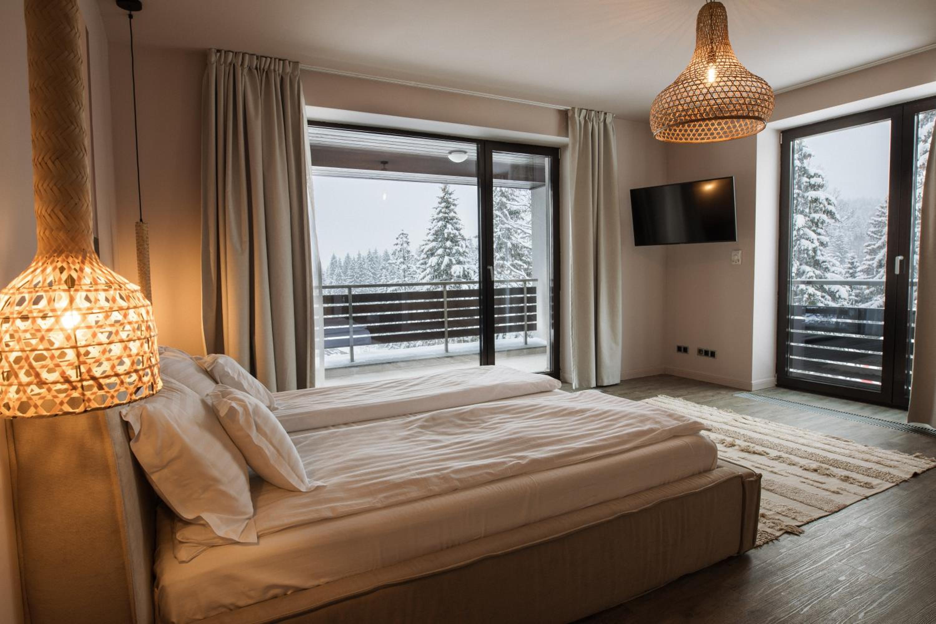 Silver Pine Apartment