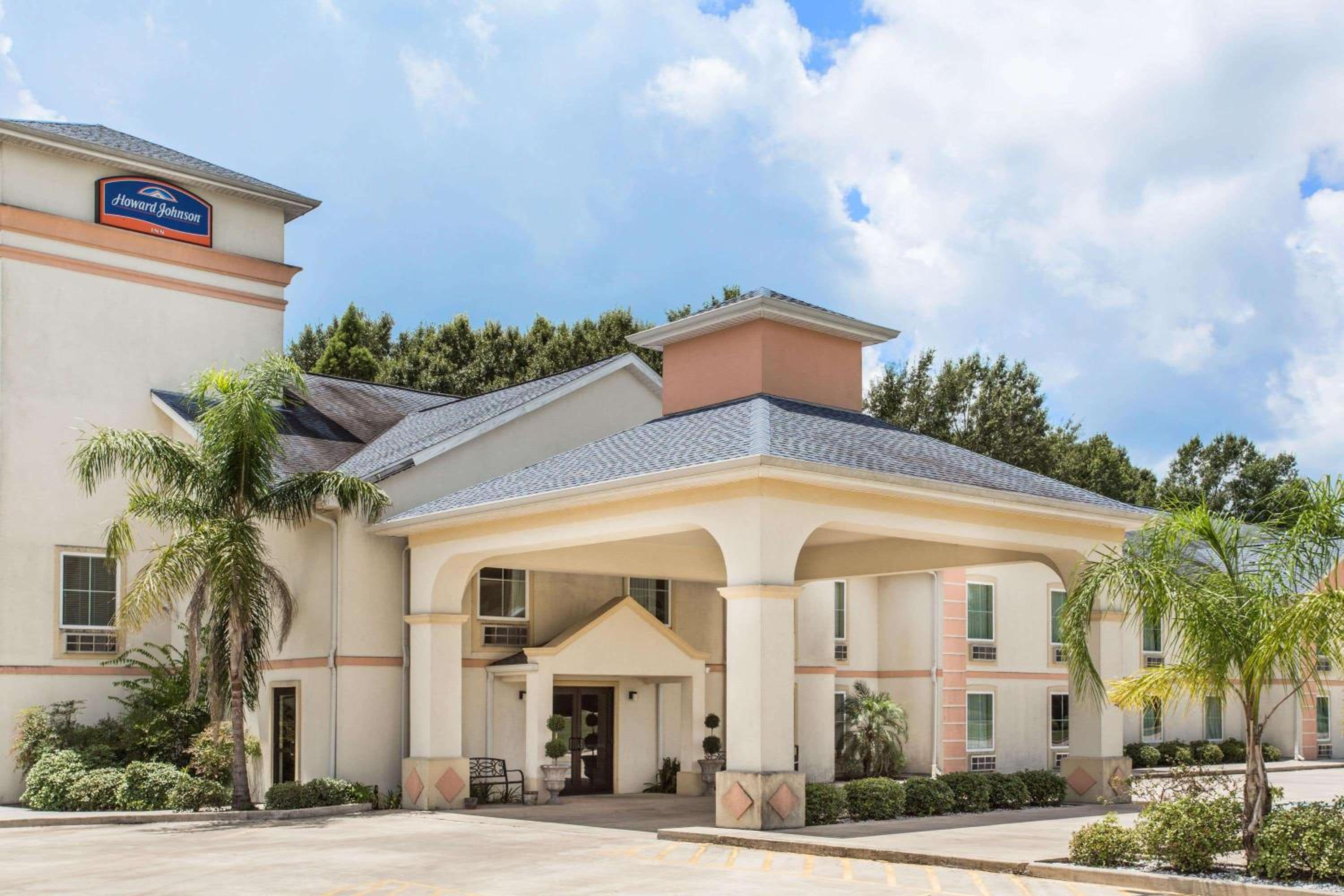 Howard Johnson by Wyndham Houma view 2
