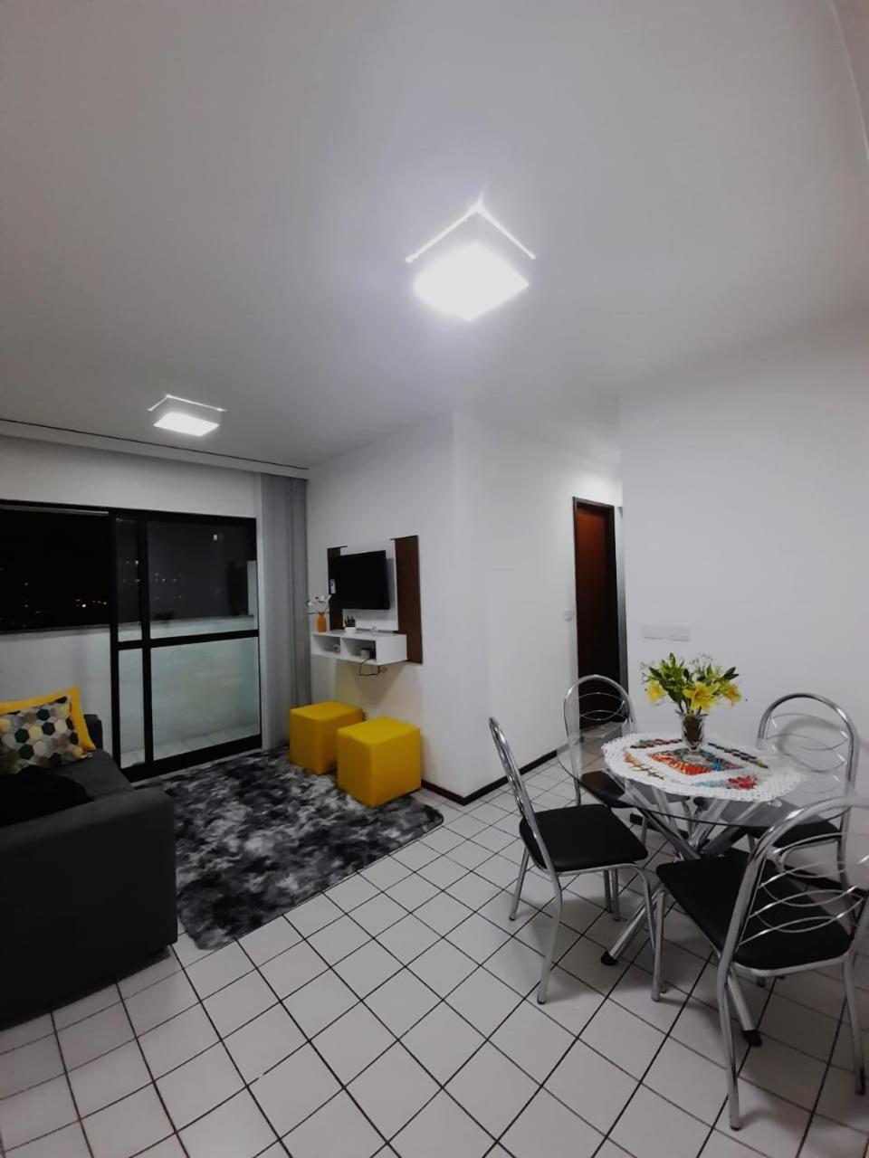 Apartamento de 3 Quartos NA PONTA VERDE A 500M DA PRAIA
