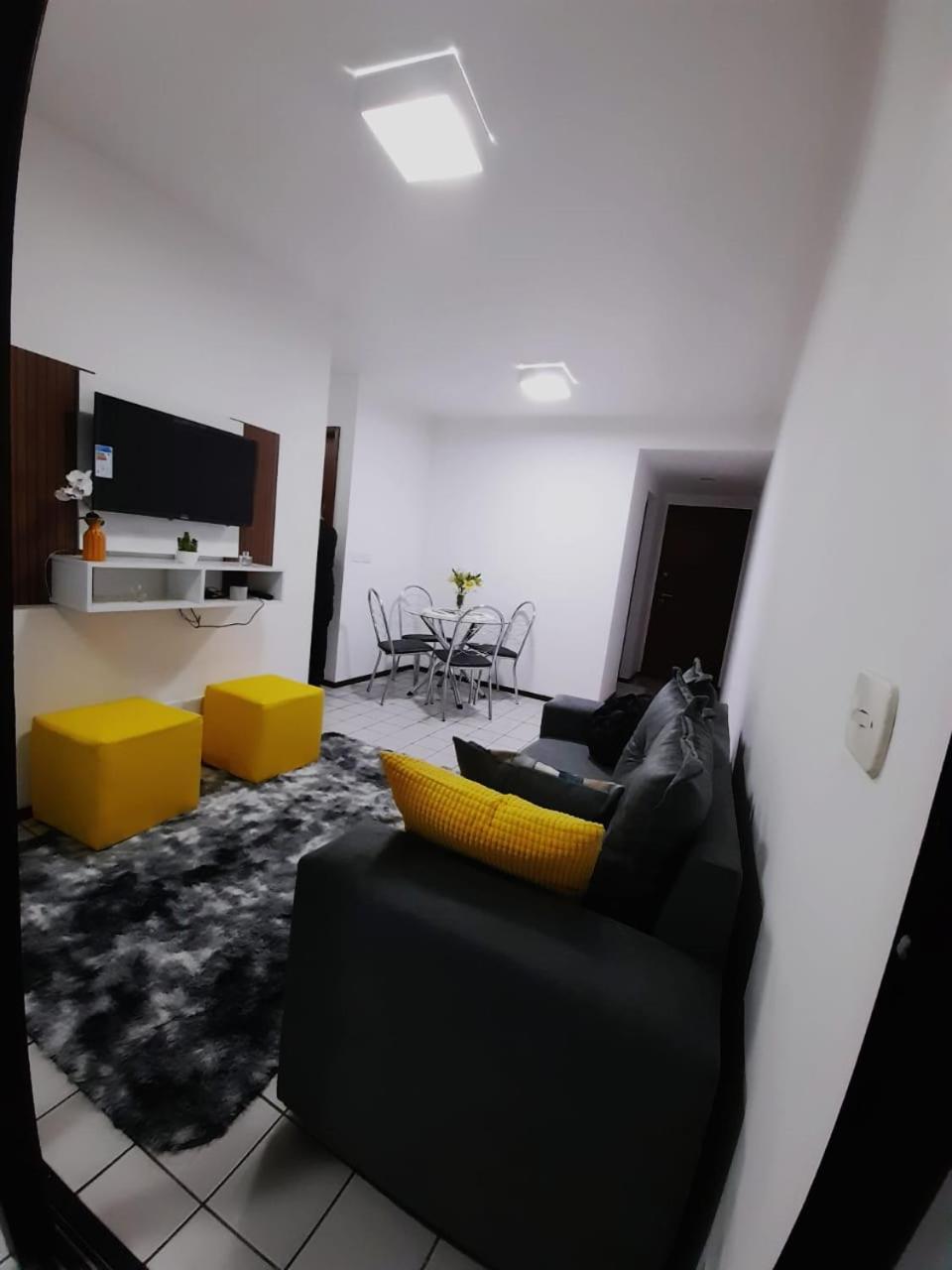 Apartamento de 3 Quartos NA PONTA VERDE A 500M DA PRAIA