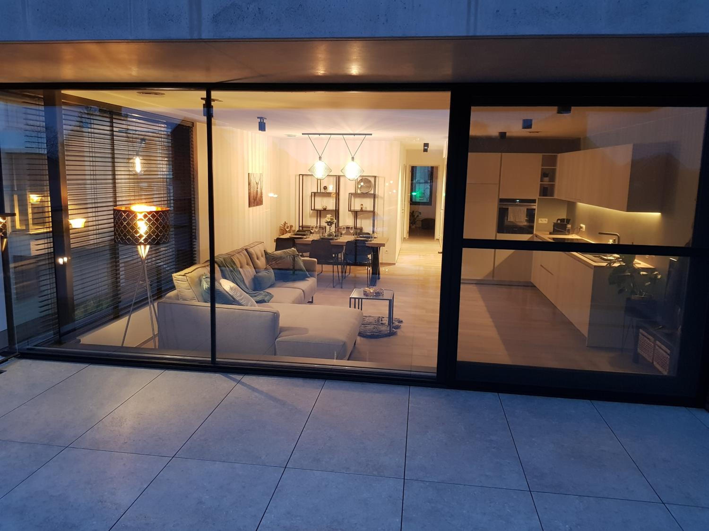 Vakantiewoning Ijzerfront 14-18- Ruim 2-slpk appartement met terras & privéparking
