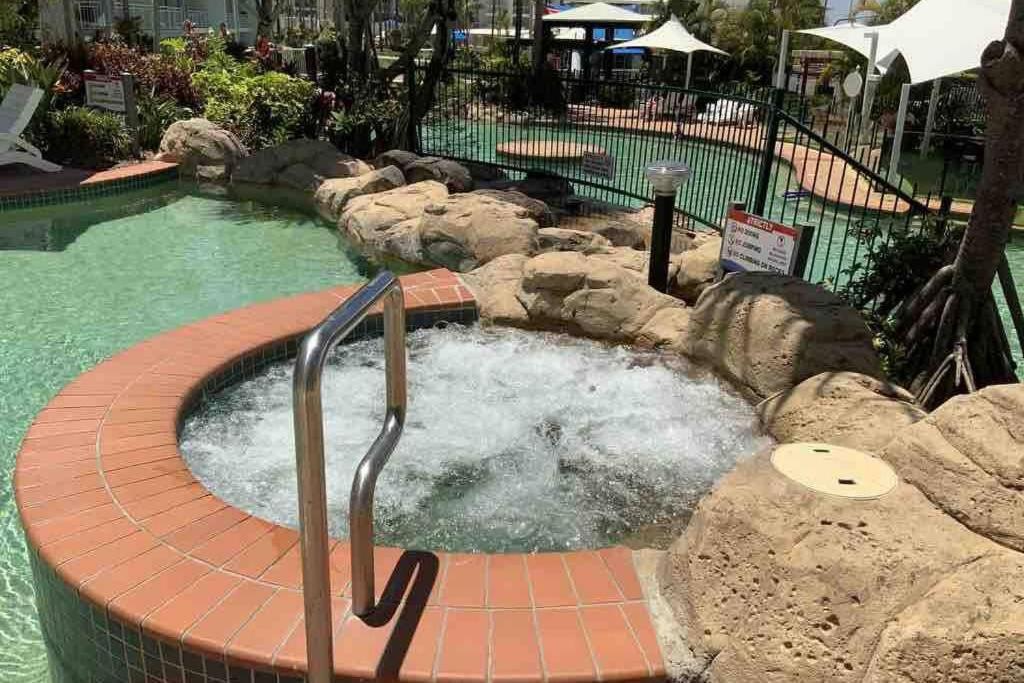 Ocean View - Alexandra Headlands Beachfront Unit