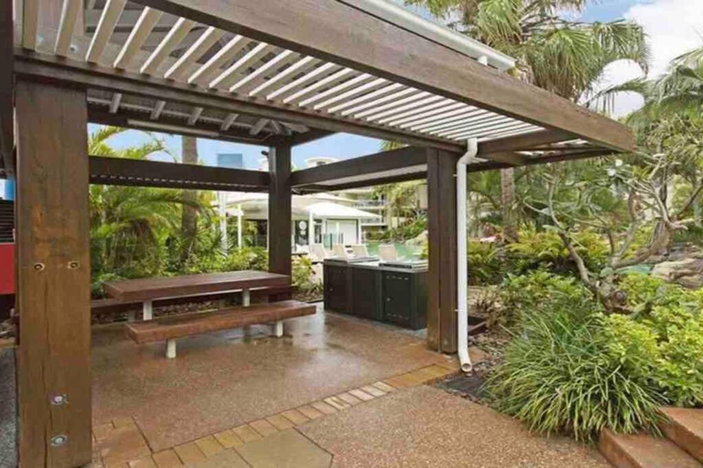 Ocean View - Alexandra Headlands Beachfront Unit