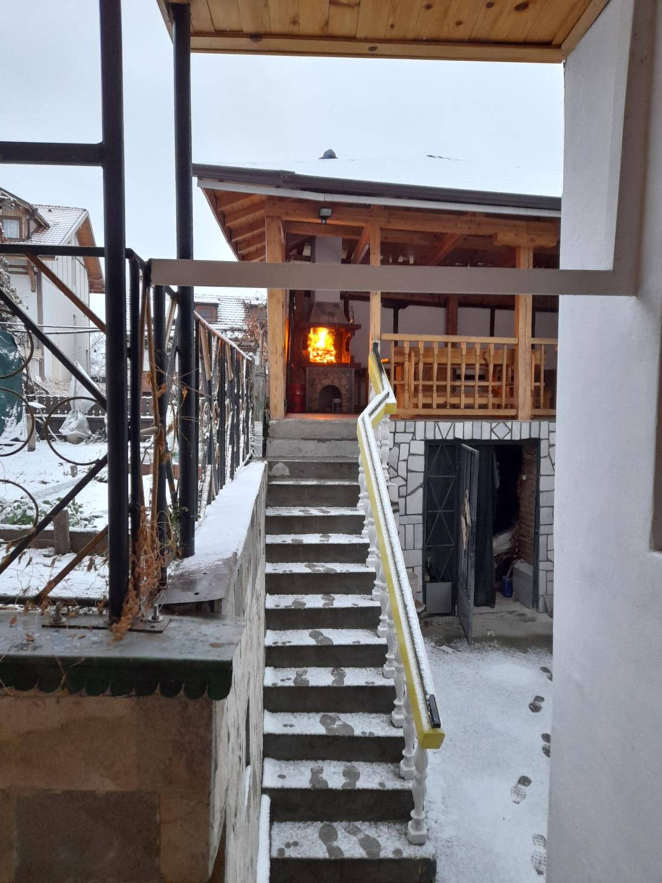 Yana Guest House