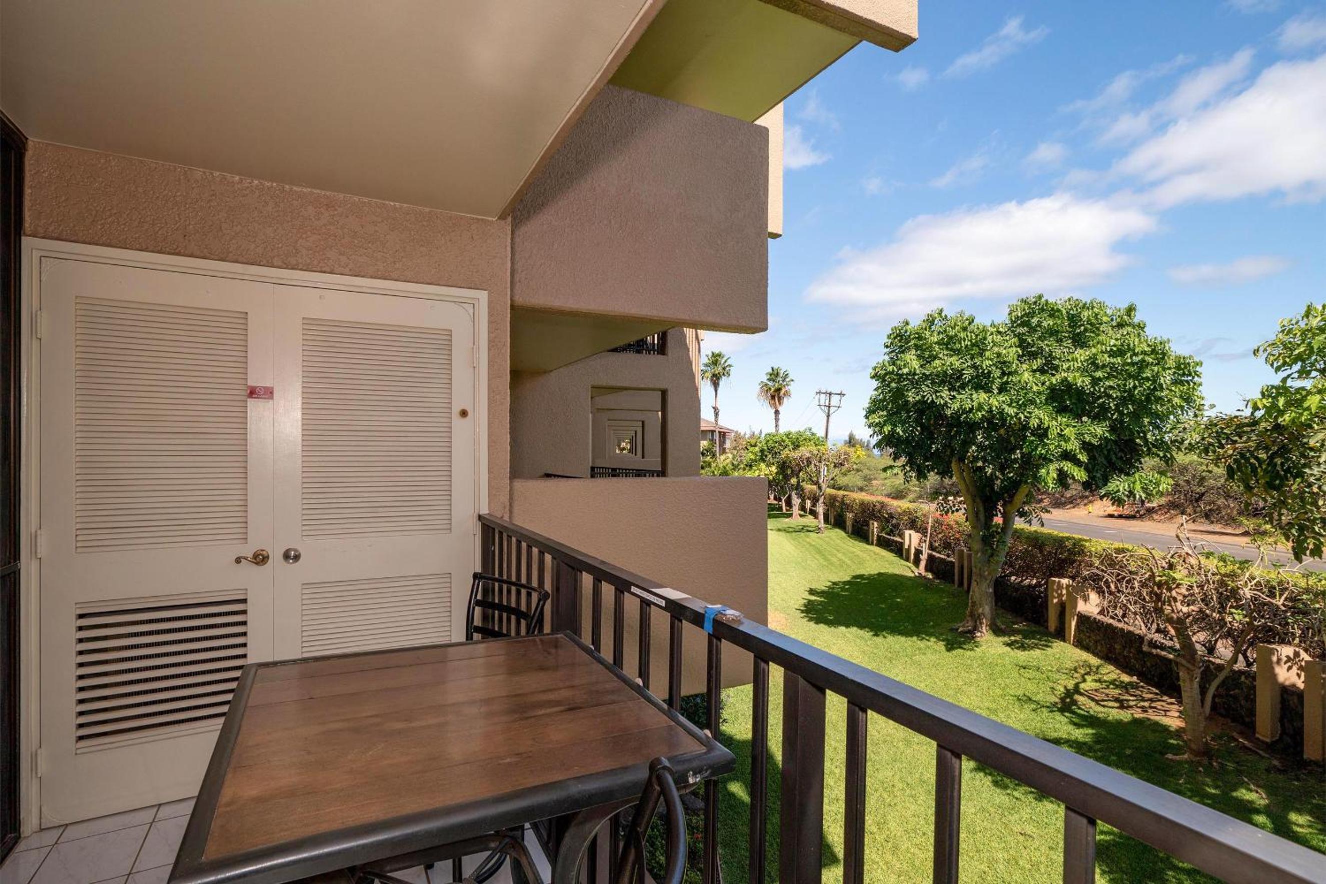Kamaole Sands 4-213, Designer Condo, Split AC view 3