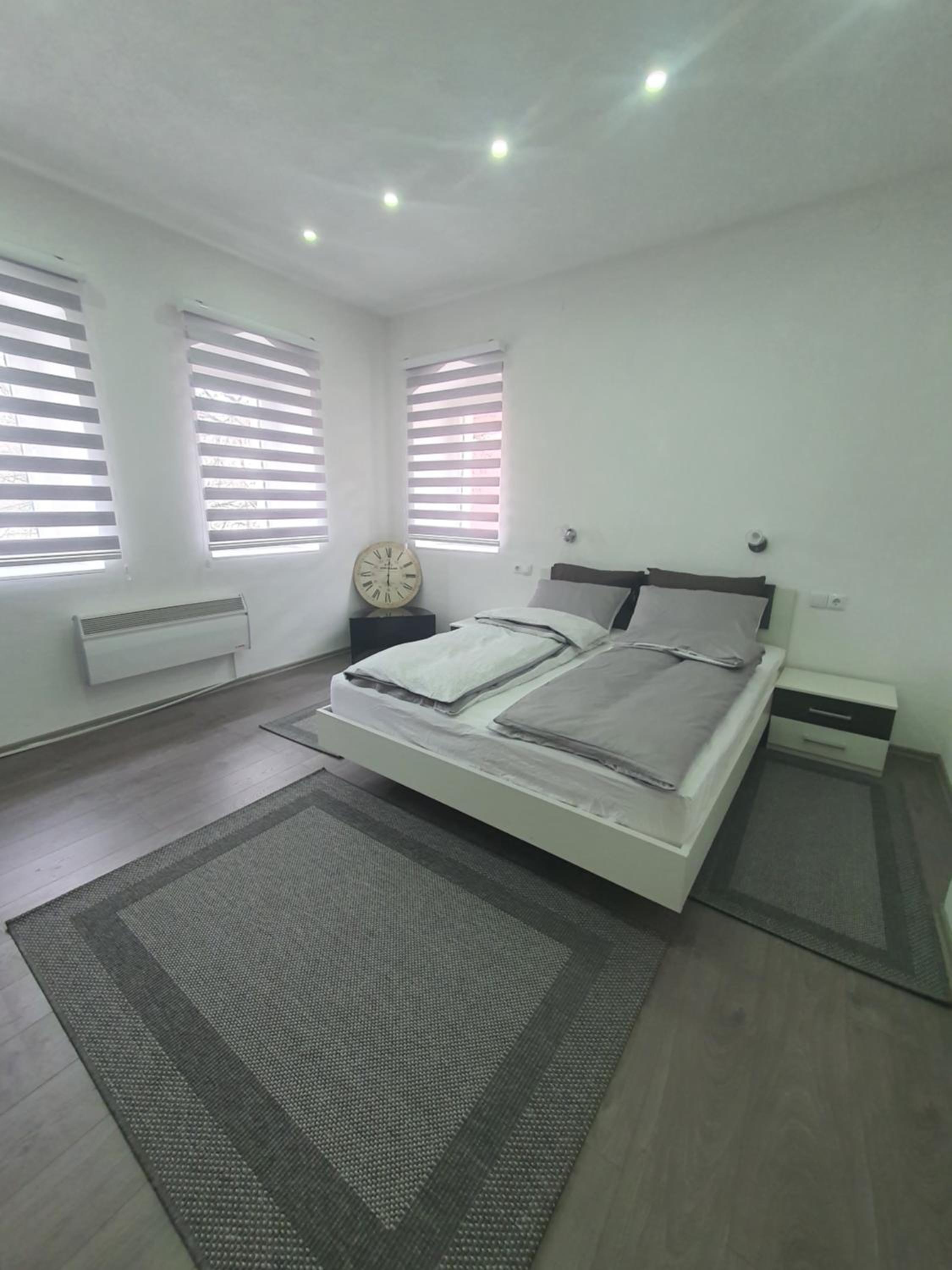 Apartman DIN
