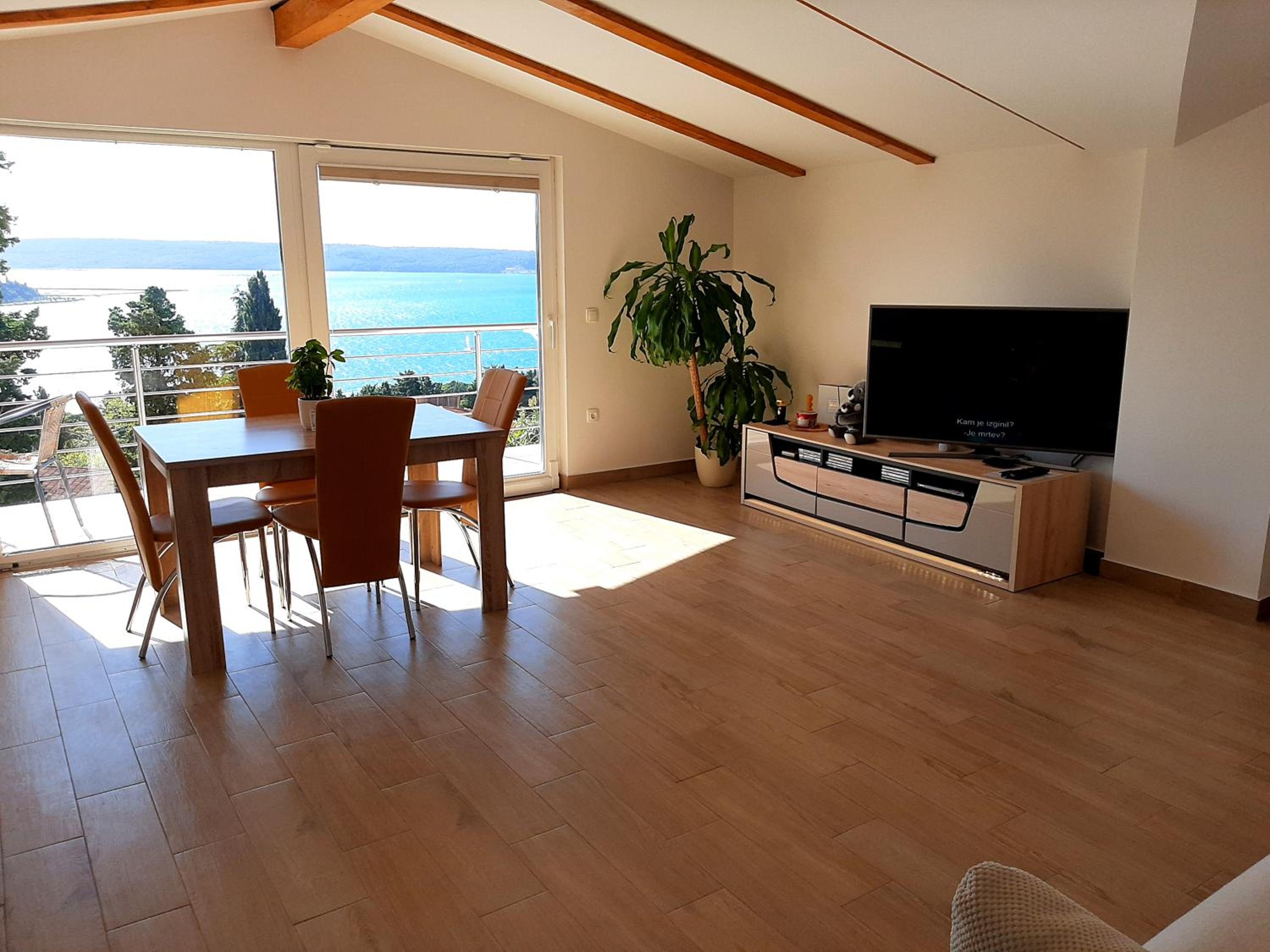 Red Rose Apartment view 4