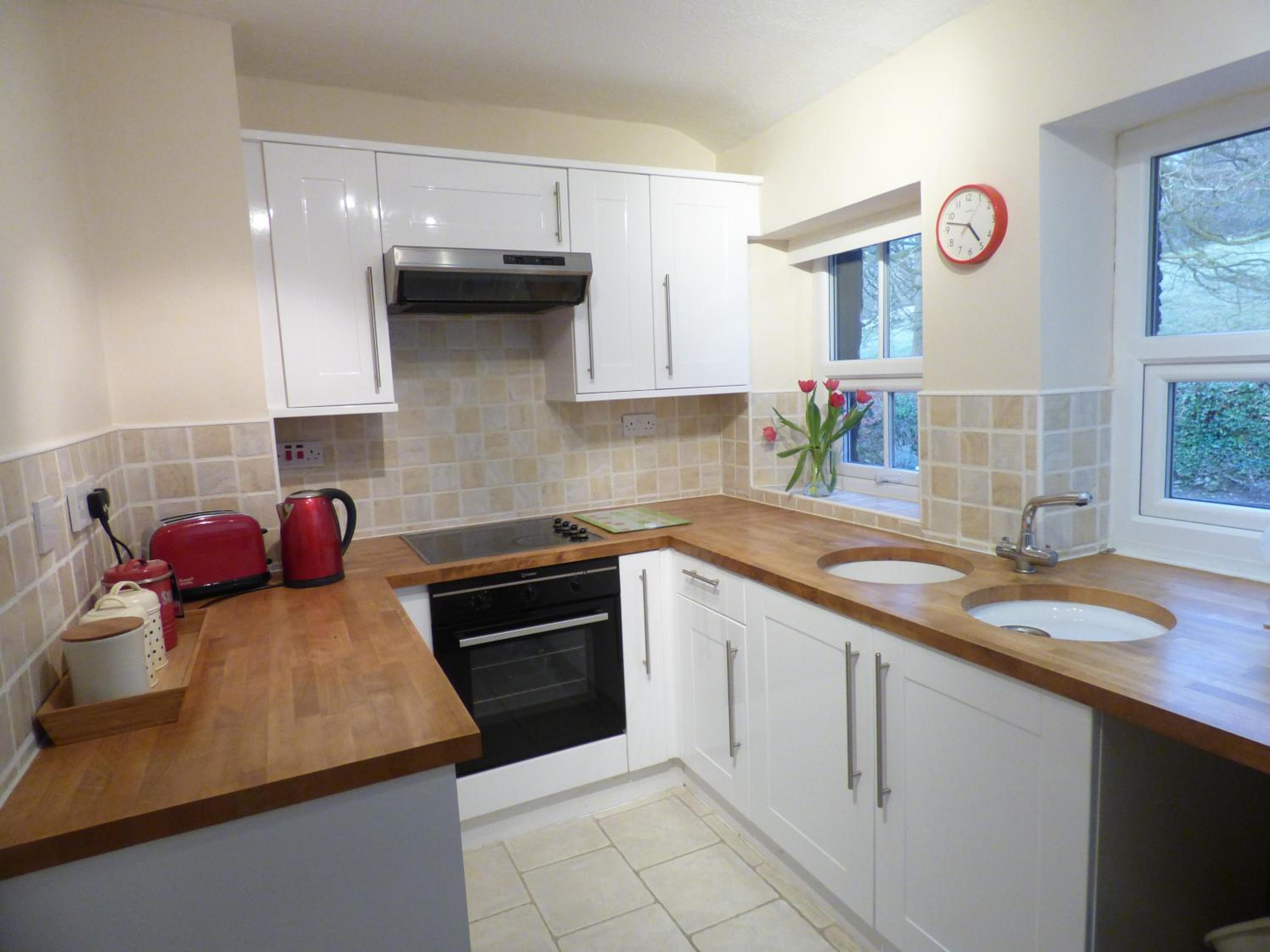 Great location, quiet yet 5 mins to Bowness centre with walks from the door and parking view 3