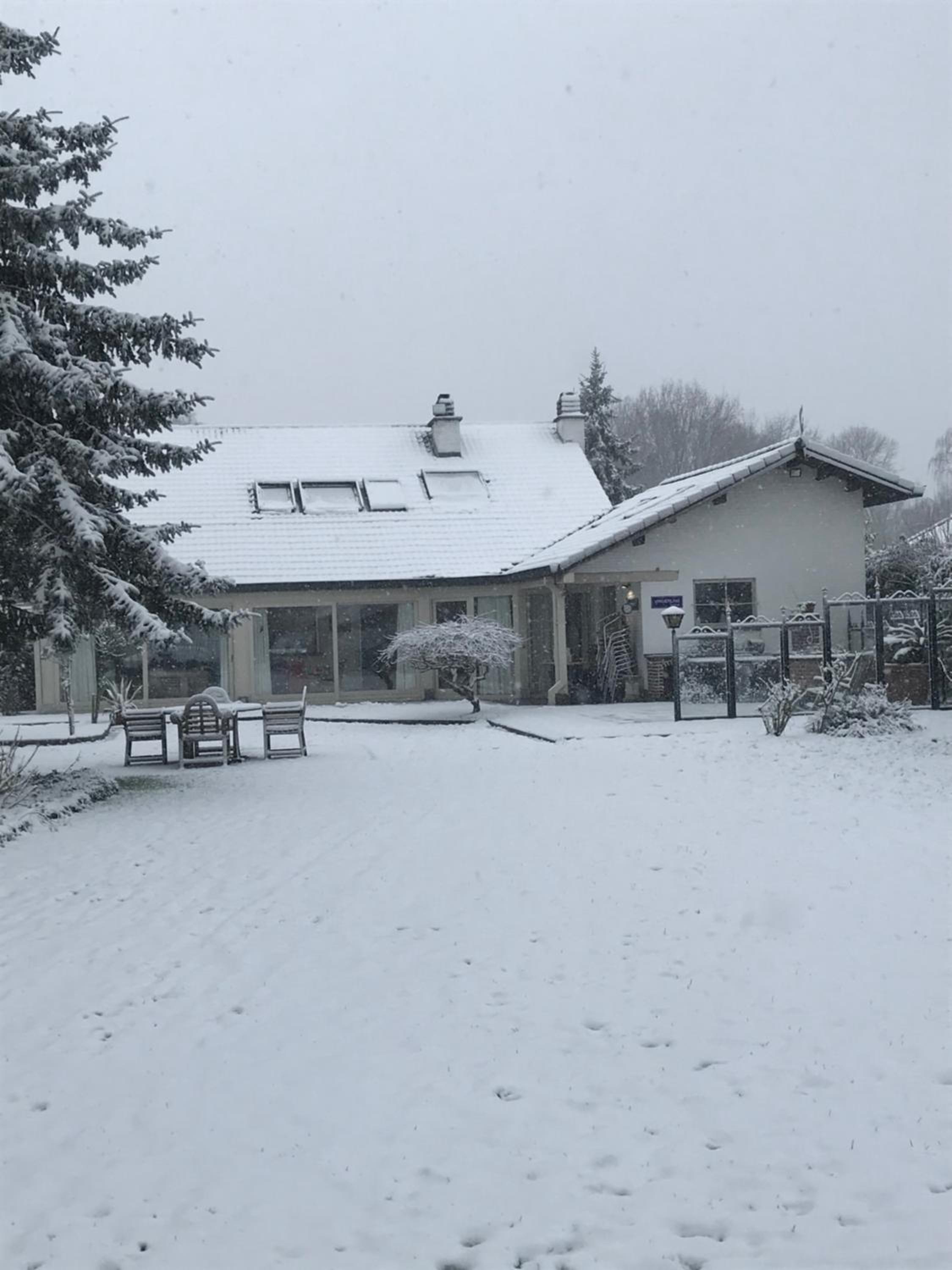 Aquavilla Bed & Breakfast