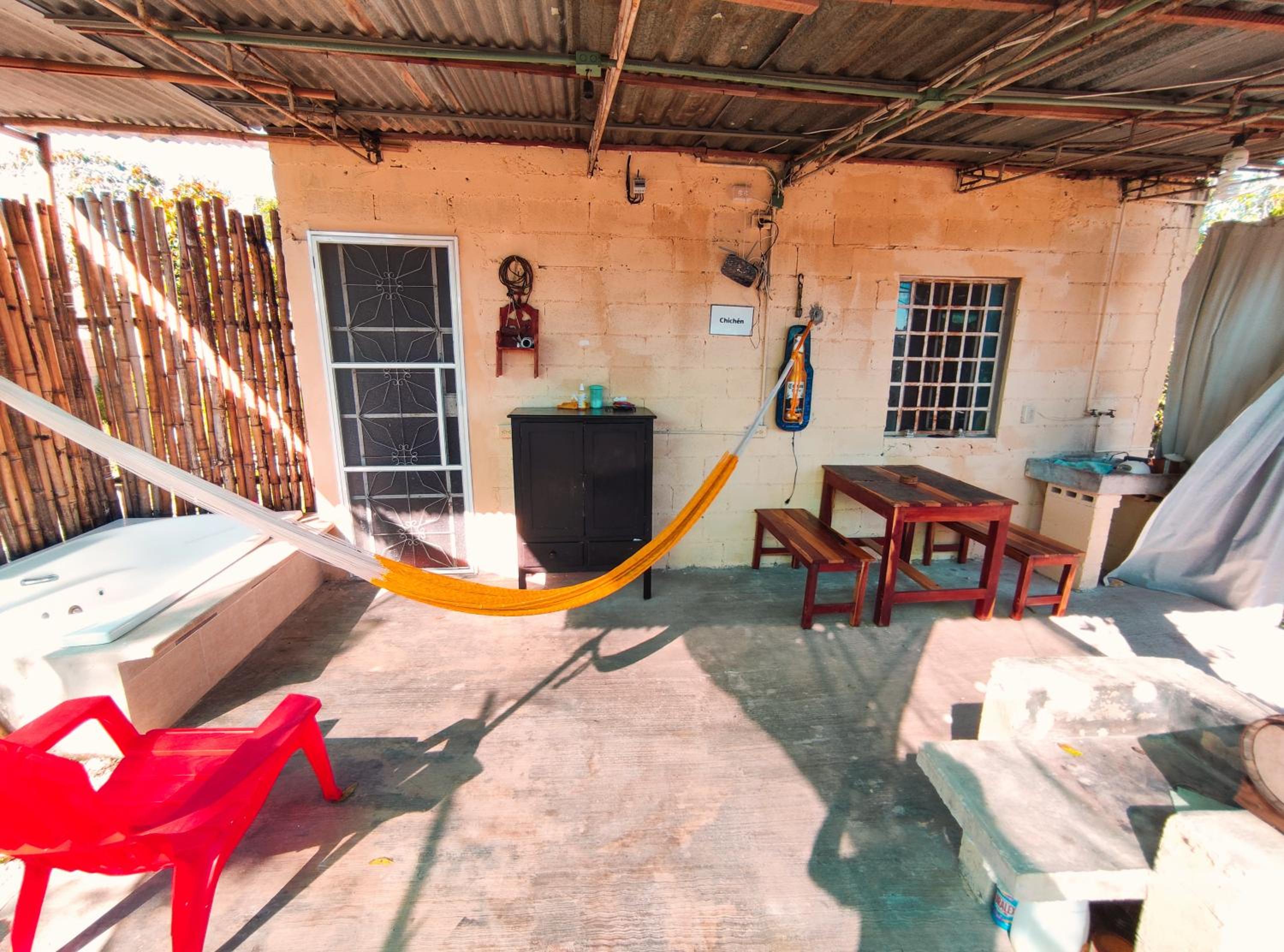 CASA LILI LUXURY VALLADOLID "Fast Wifi, Hot Water, Kitchen & TV" view 2