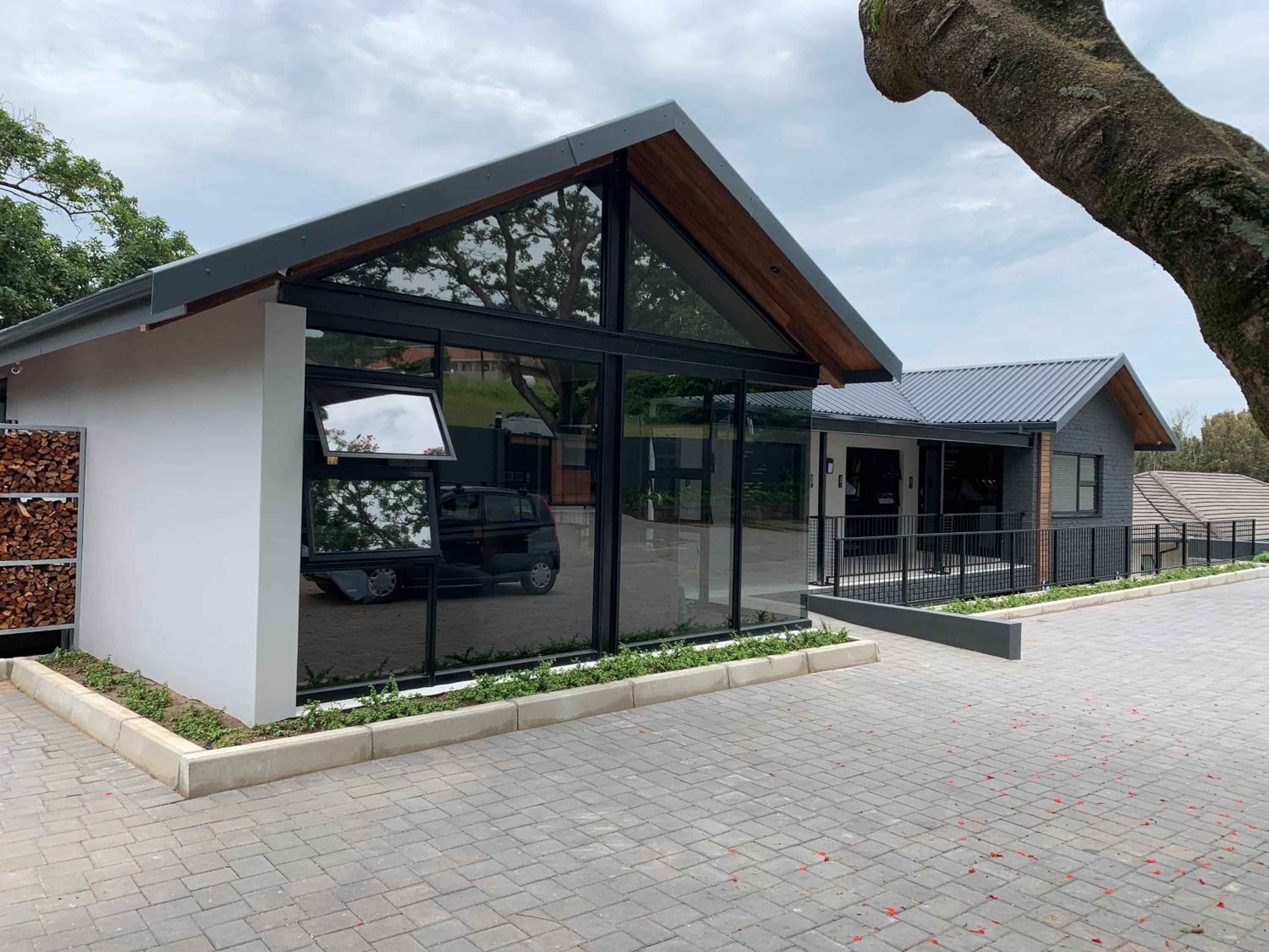 Hotel Coral Wood Self Catering Suites and B&B - Image 1