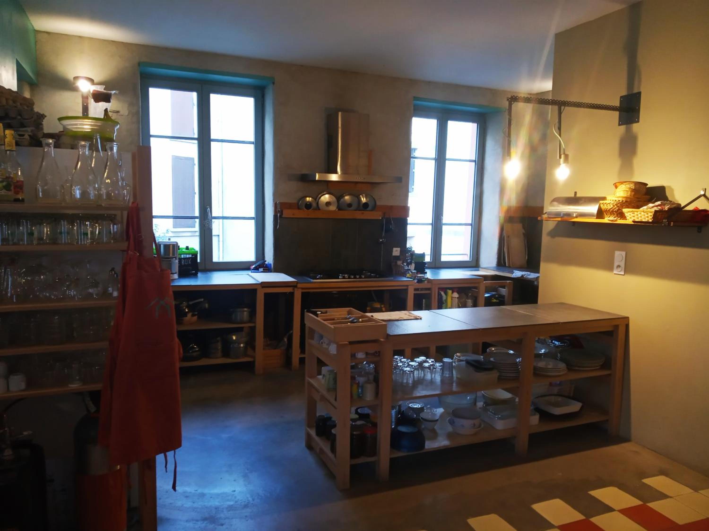 La Maison Rouge - Backpacker Hostel view 5