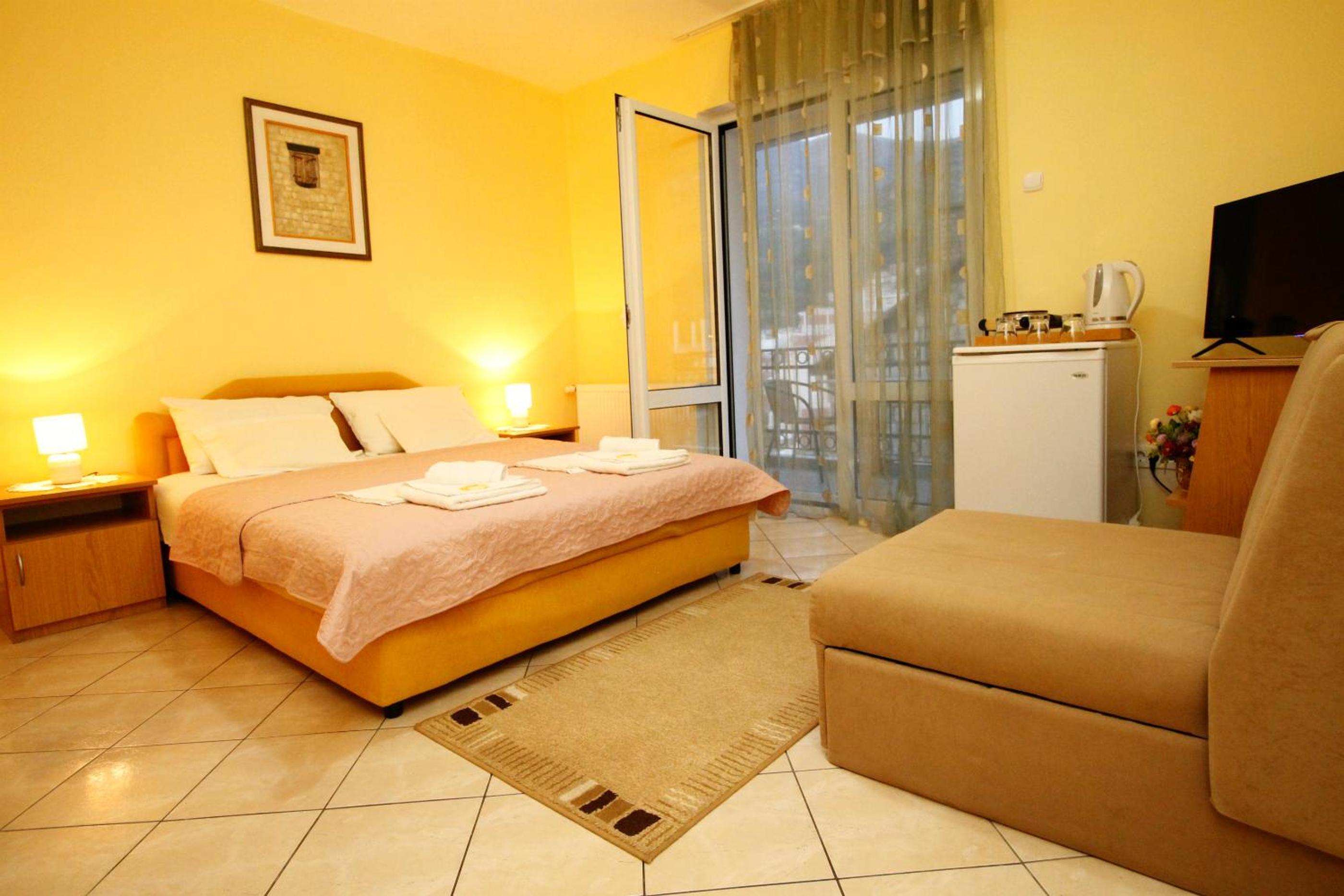 Apartments Mitrovići Miločer
