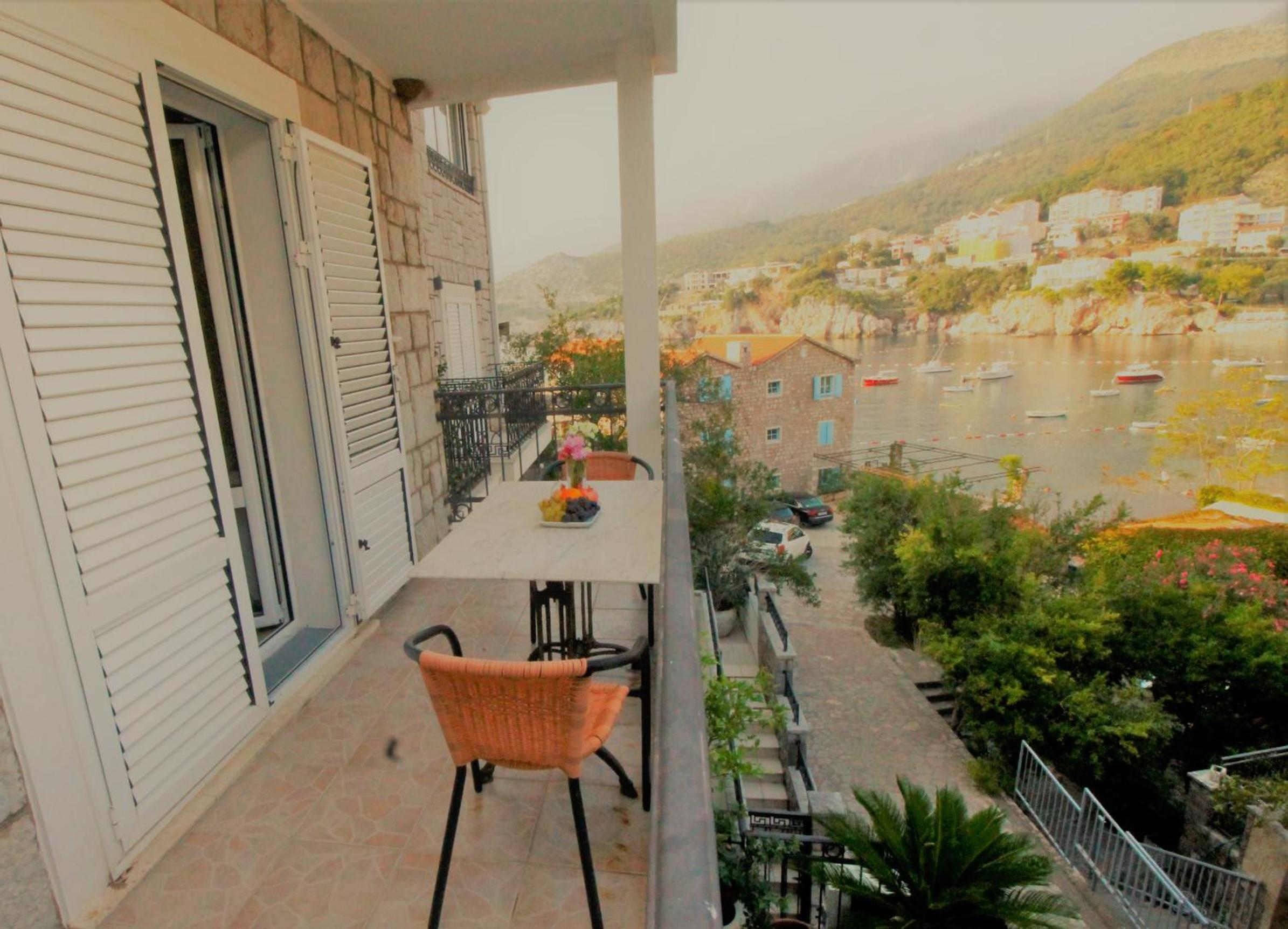 Apartments Mitrovići Miločer