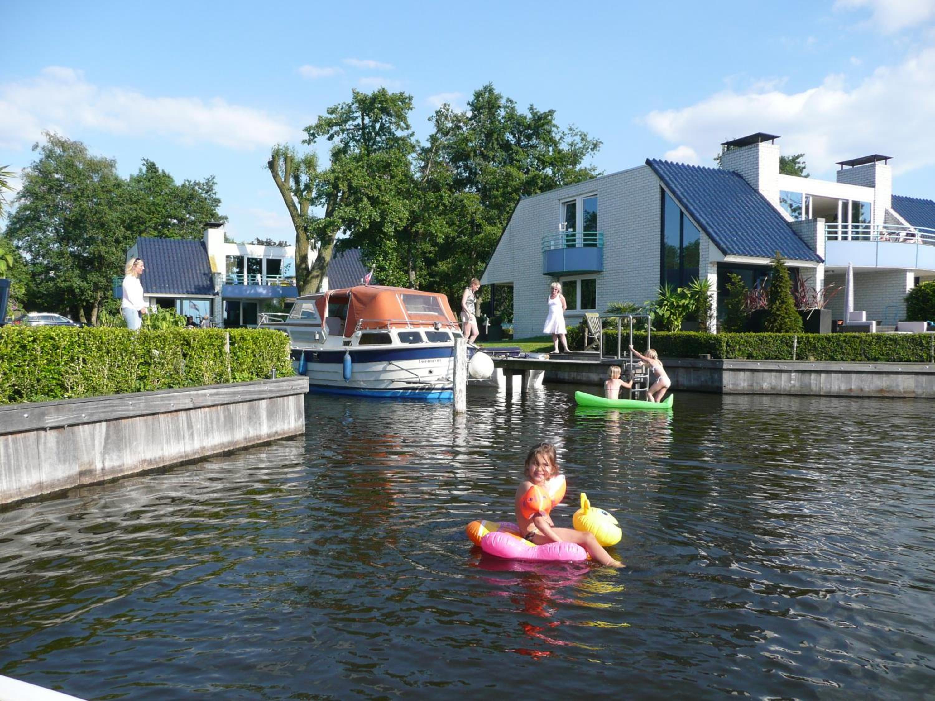 Amsterdam / Loosdrecht Rien van den Broeke Village