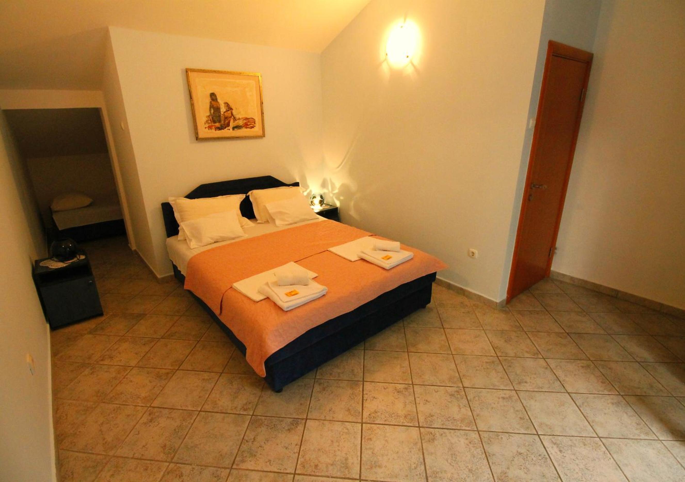 Apartments Mitrovići Miločer