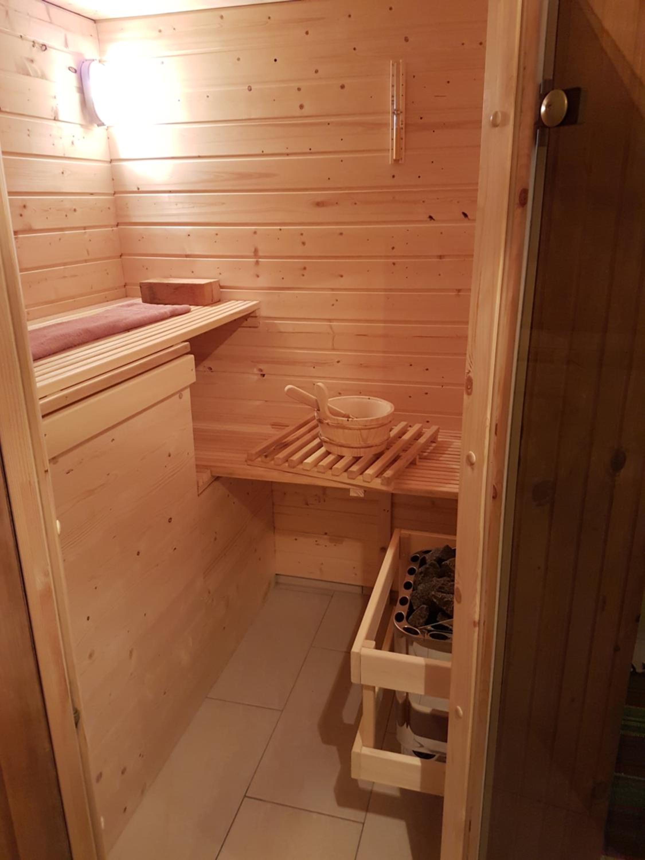 grosses Ferienhaus mit Sauna im Skigeb. Obersaxen