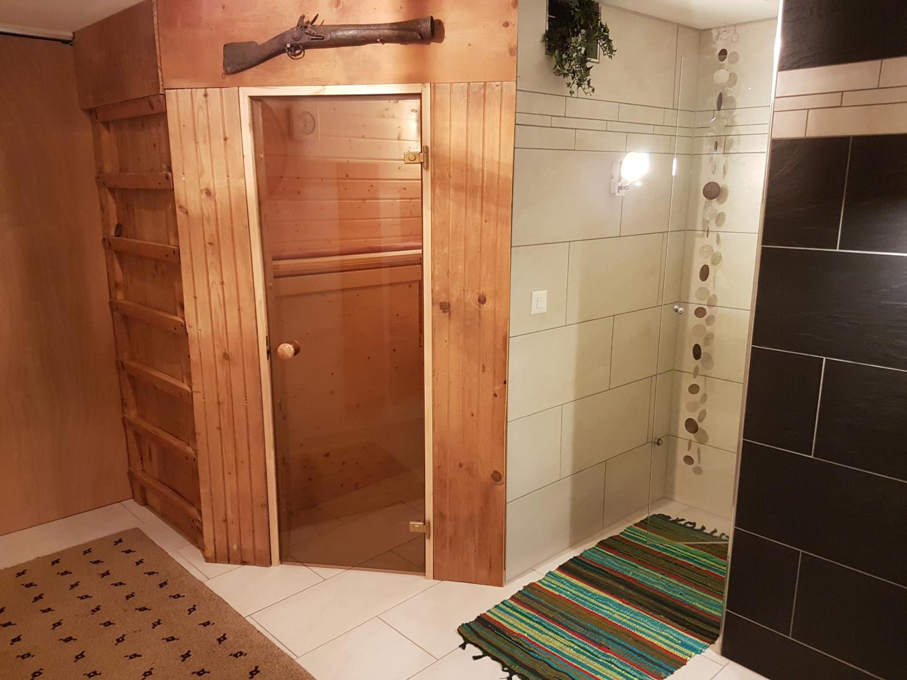 grosses Ferienhaus mit Sauna im Skigeb. Obersaxen