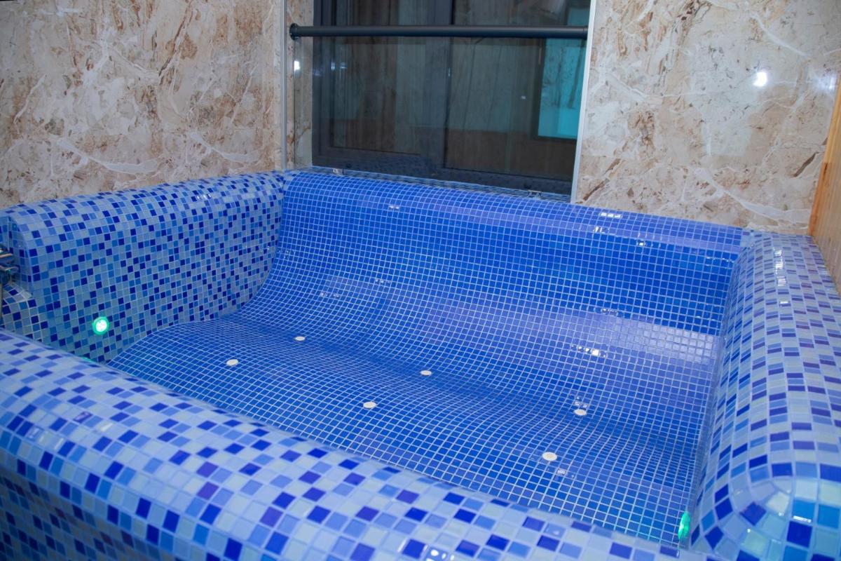 Jacuzzi