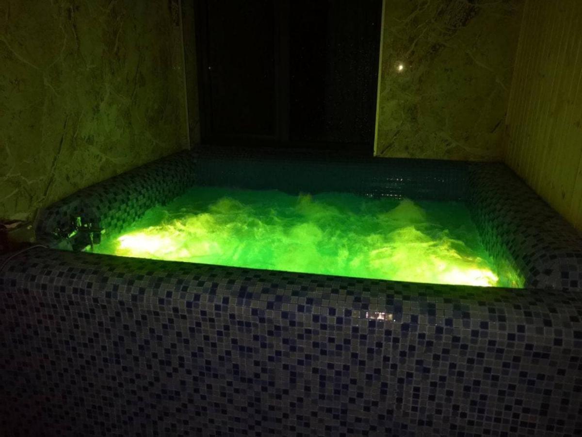 Jacuzzi
