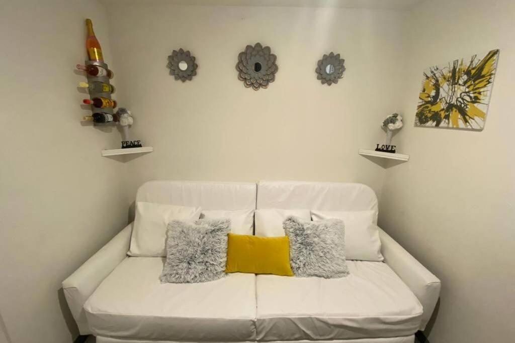 Cute and Cozy Ez Home view 3